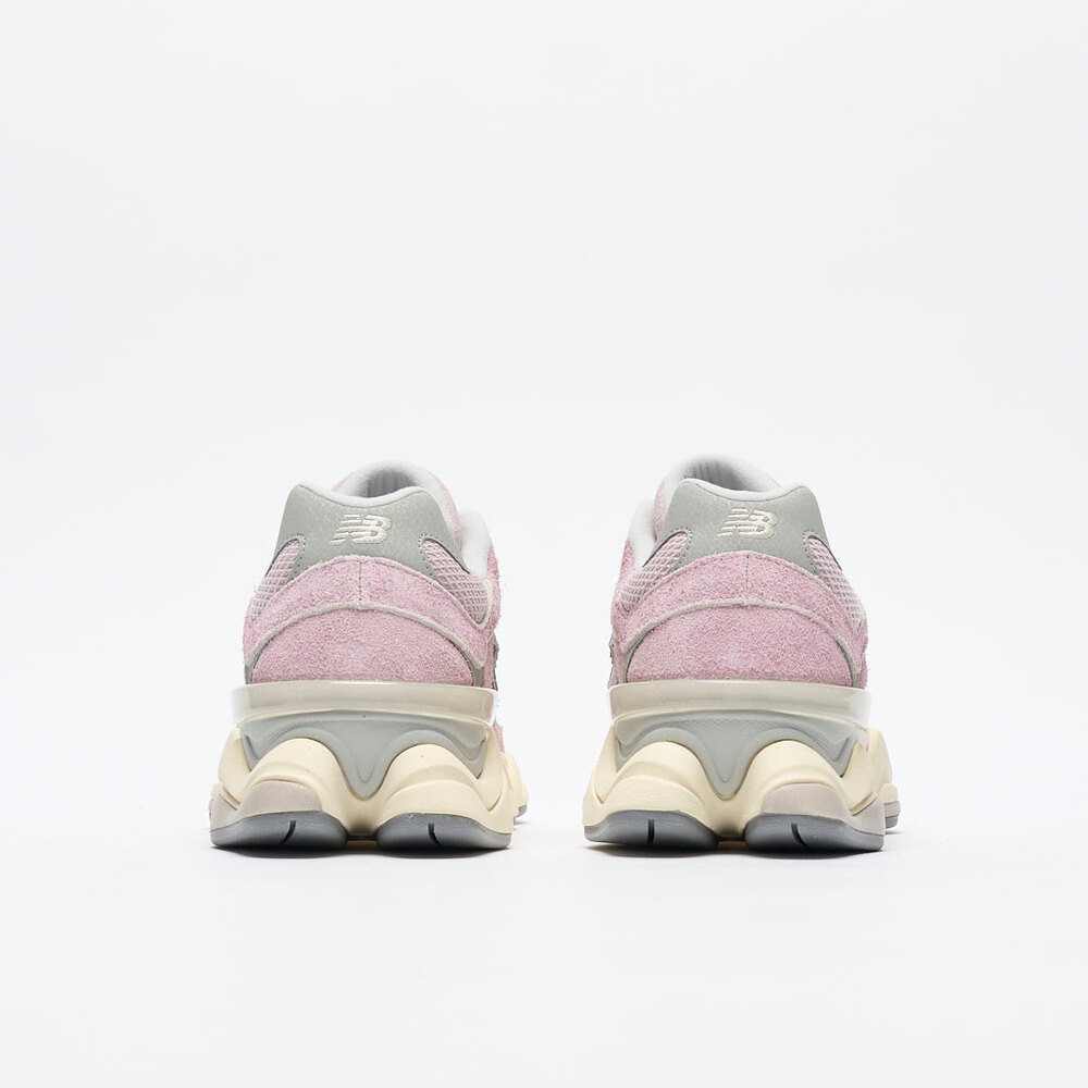 New Balance 9060 "December Sky" Pink