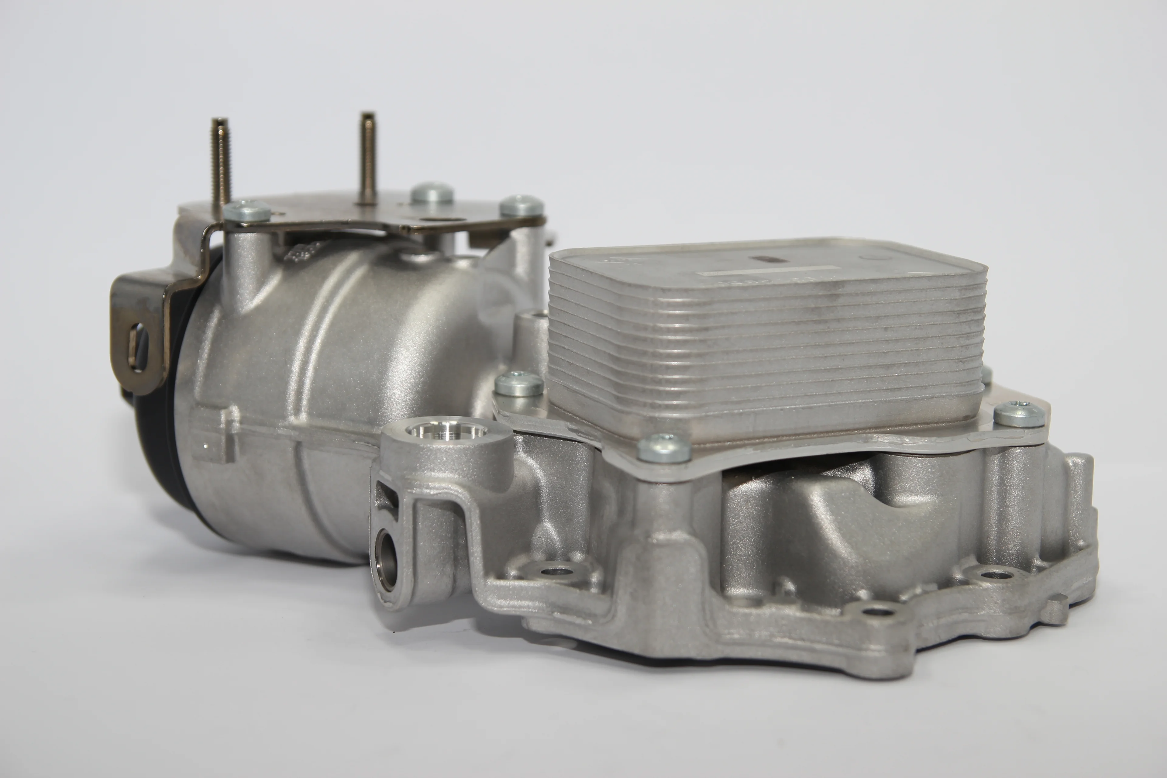 FOCUS / COURİER / KUGA 1.5 Tdci Yağ Soğutucusu Komple Manuel Vites 