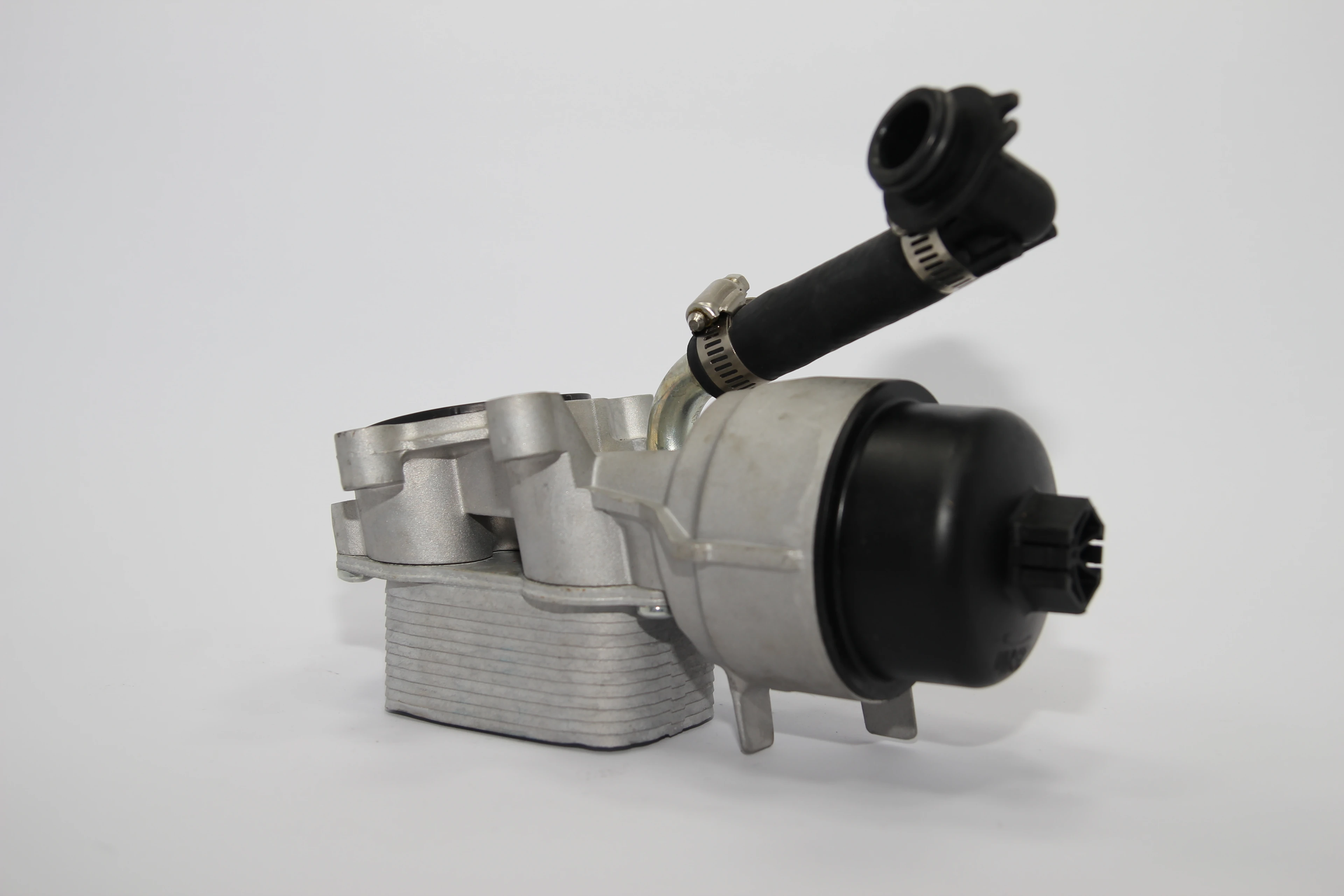 KUGA / S-MAX / MONDEO 2.0 Tdci Yağ Soğutucusu Komple 