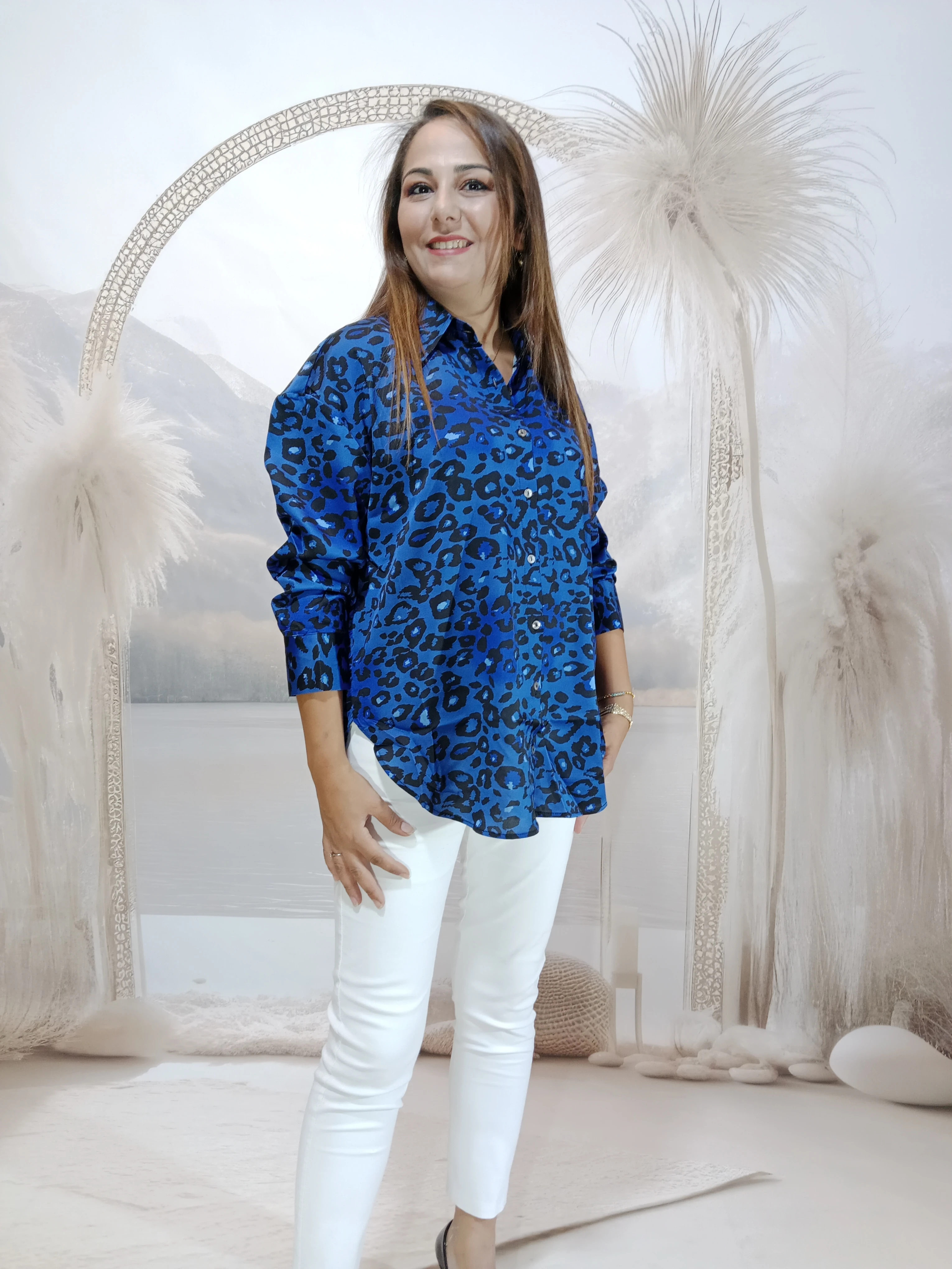 BÜYÜK BEDEN İPEK SATEN GÖMLEK - MAVİ LEOPAR