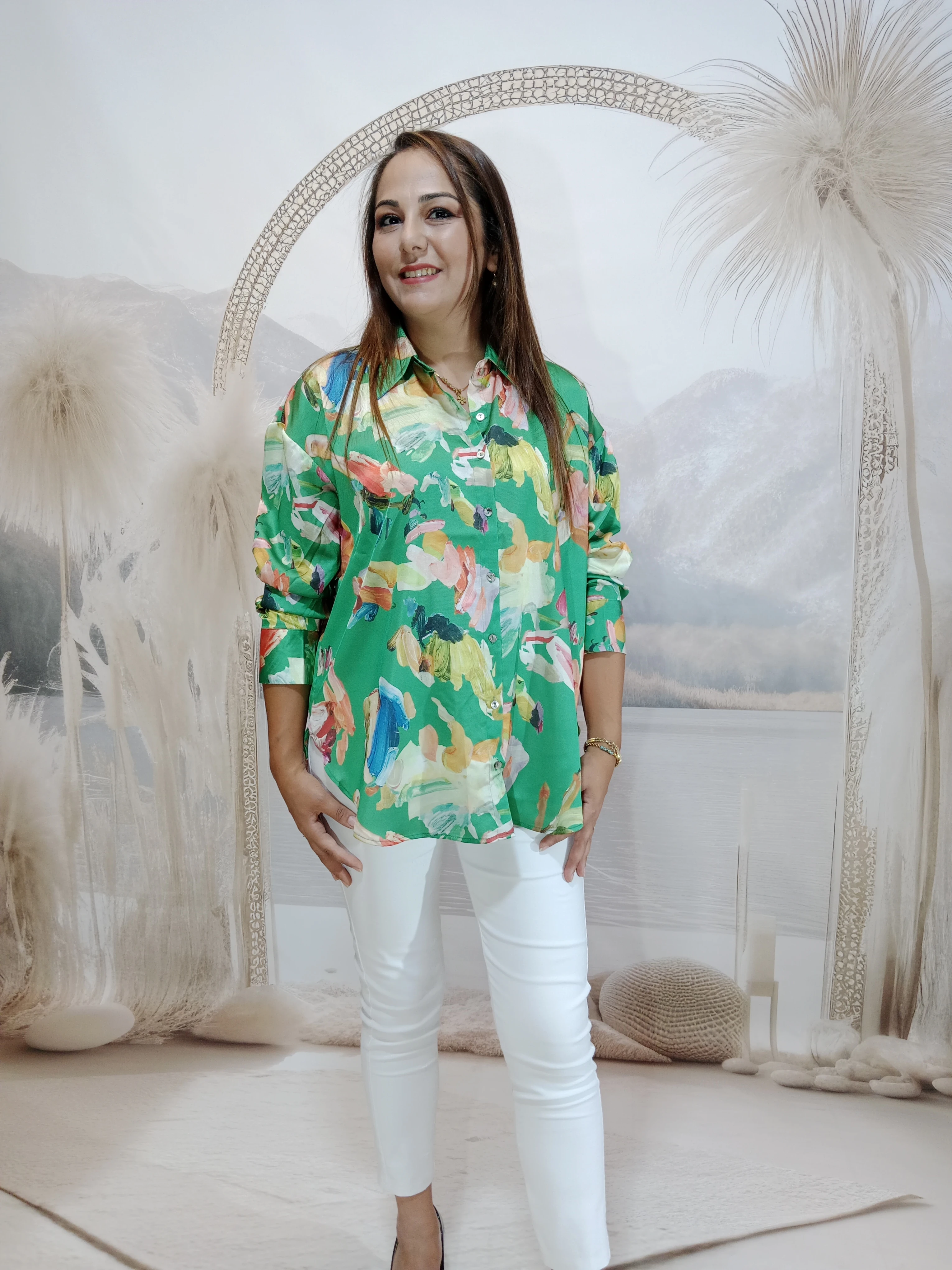 BÜYÜK BEDEN İPEK SATEN GÖMLEK - YEŞİL ÇİÇEKLİ