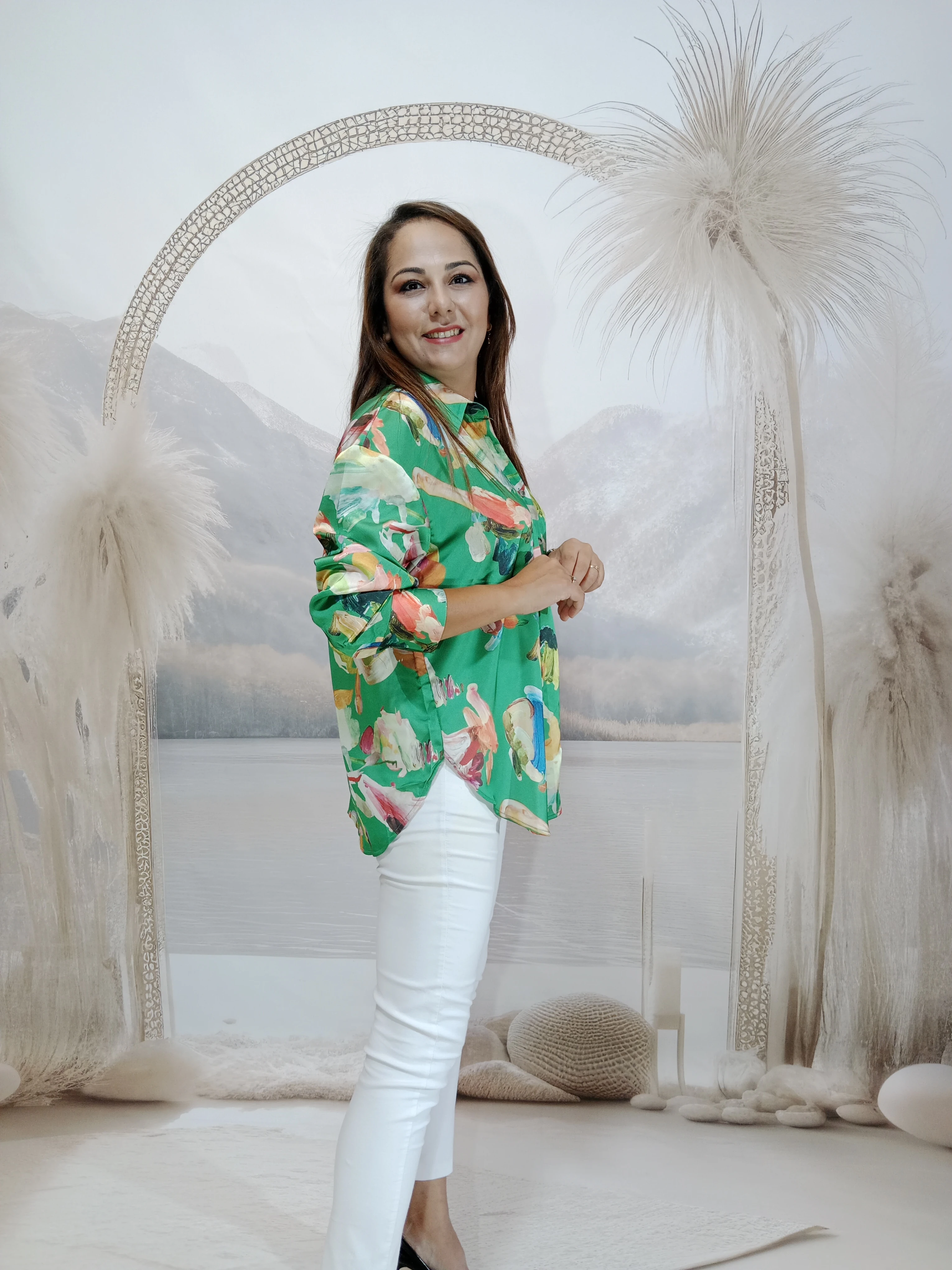 BÜYÜK BEDEN İPEK SATEN GÖMLEK - YEŞİL ÇİÇEKLİ