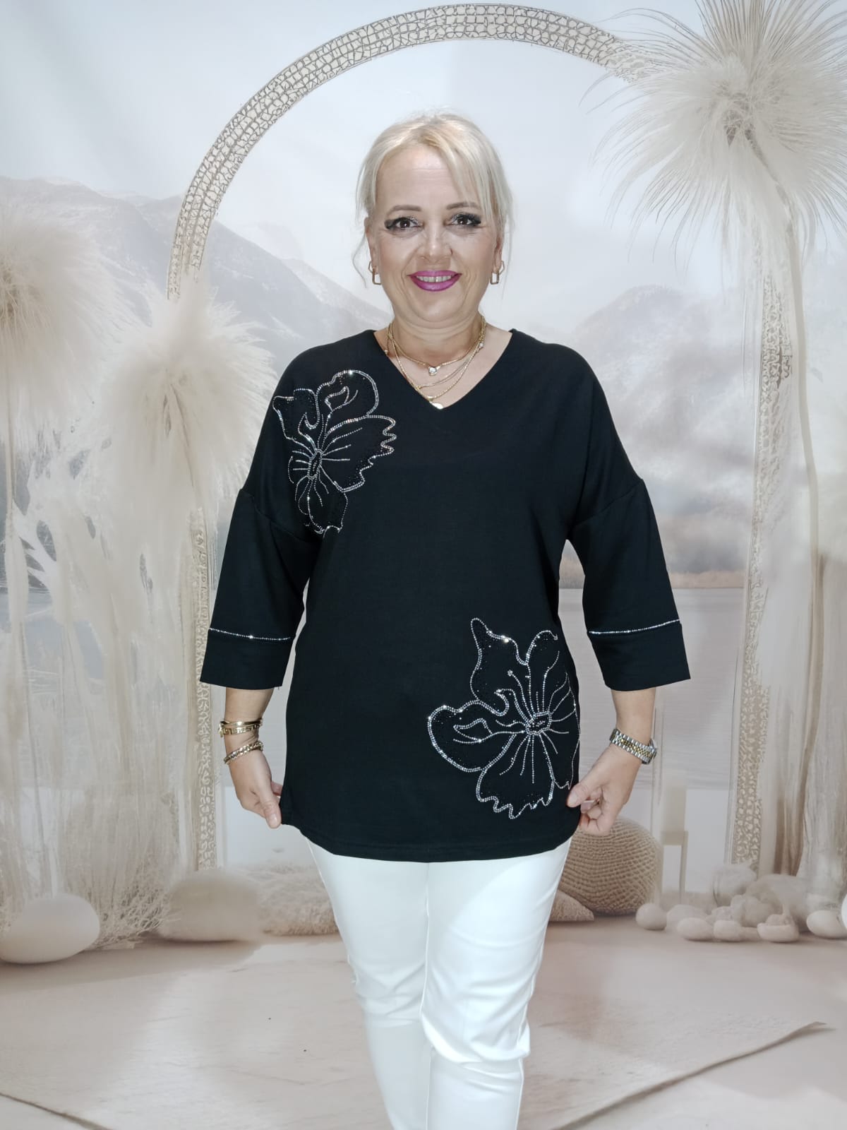 TAŞLI BLUZ - SİYAH ÇİÇEK