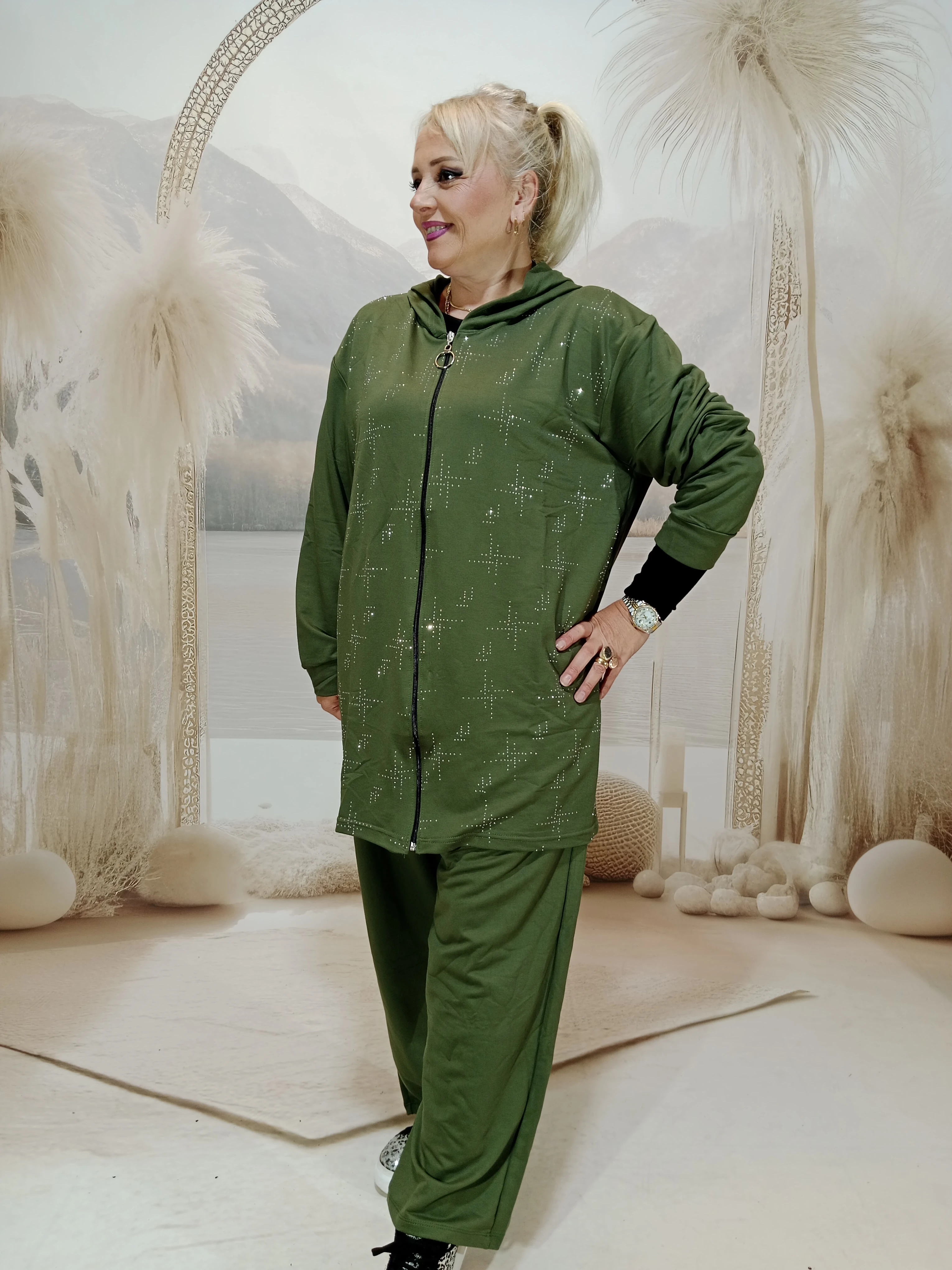 Büyük beden Taşlı kristal takım - HAKİ