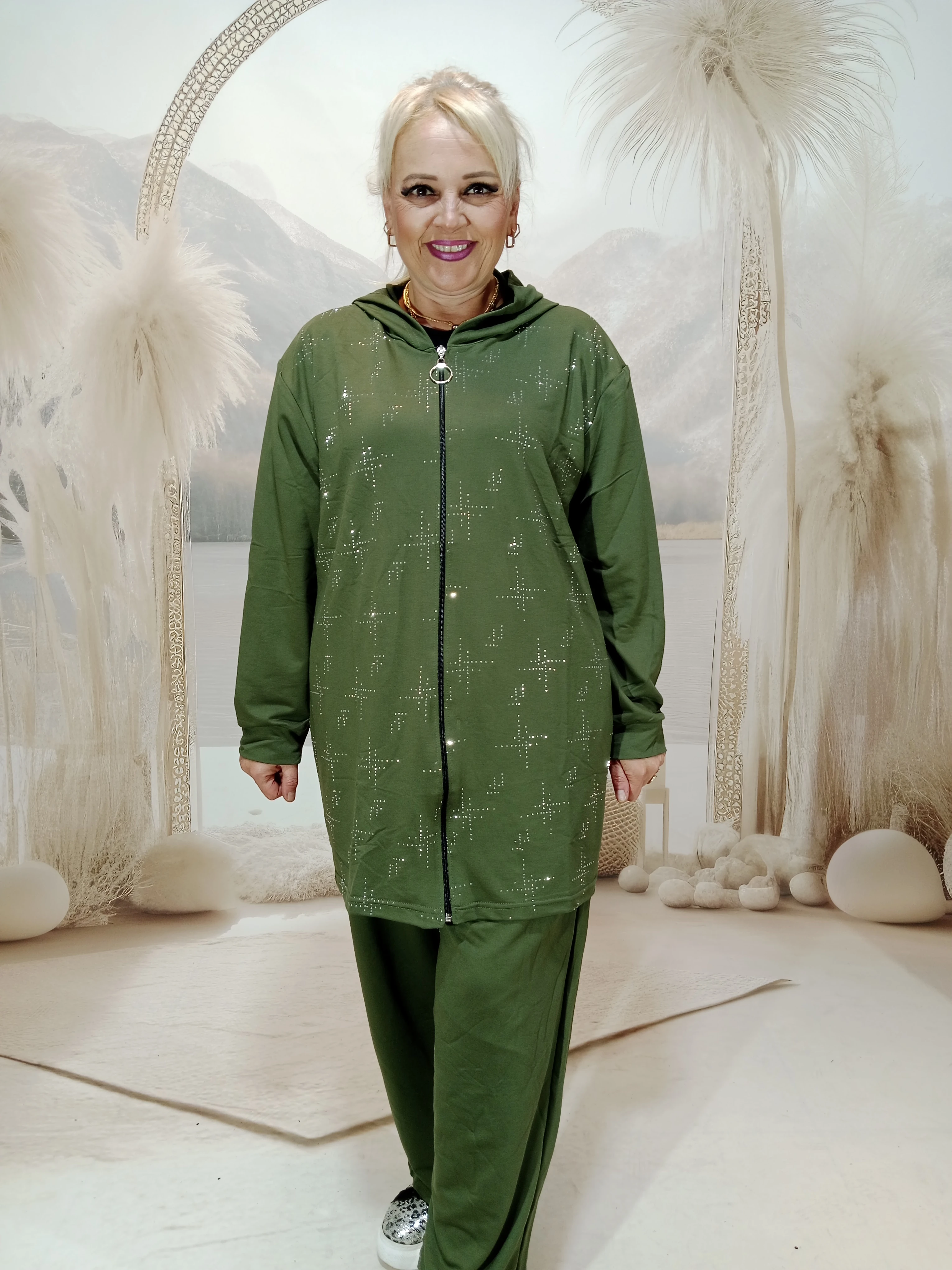 Büyük beden Taşlı kristal takım - HAKİ