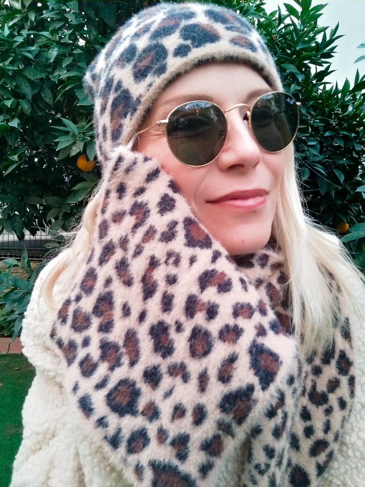 Leopar Yumuşak Doku Atkı Bere Seti image