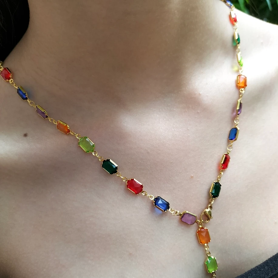 Gold Renkli Kristal Taşlı Y Kolye