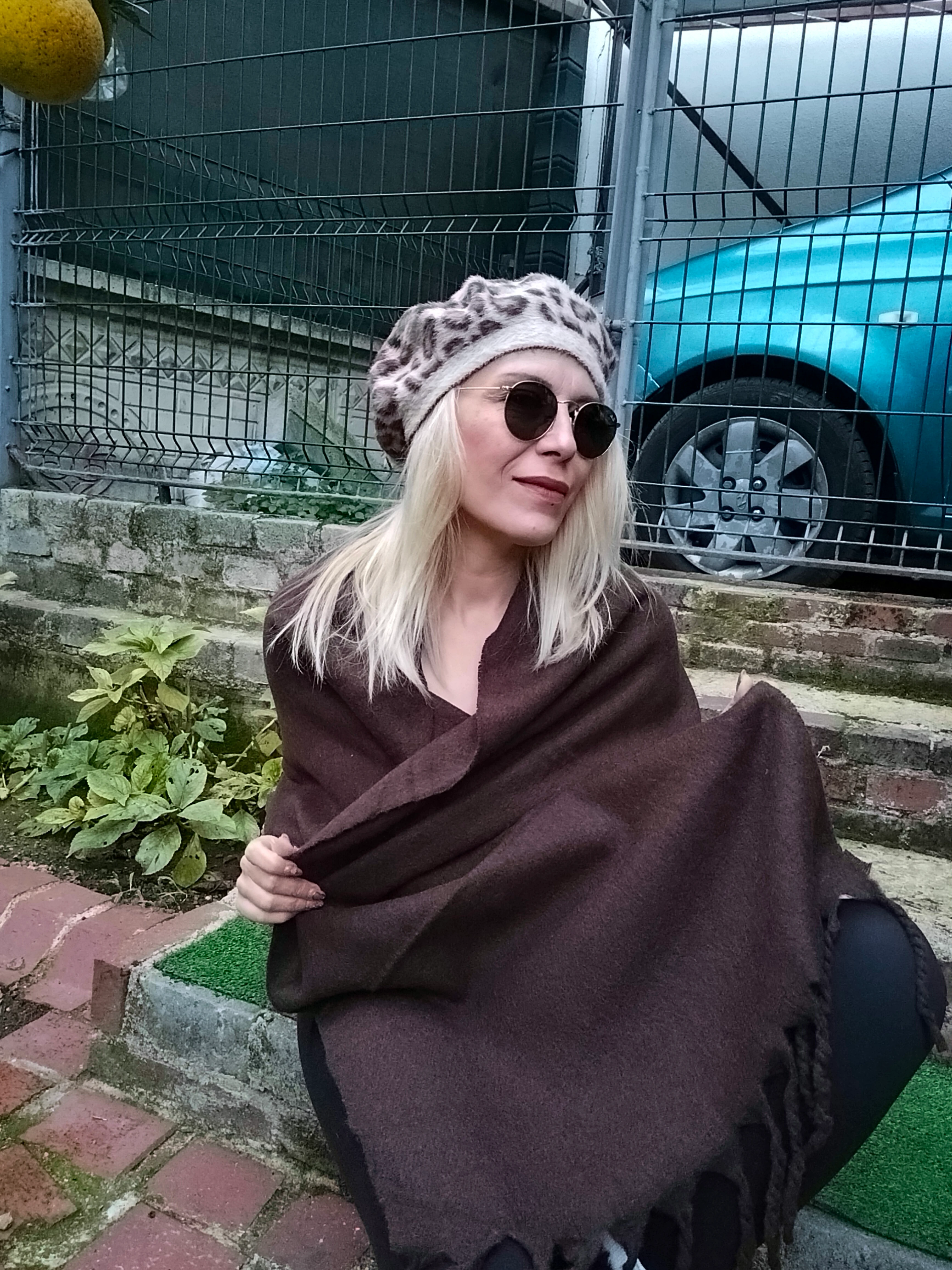 Acı Kahve Pofuduk Şal 