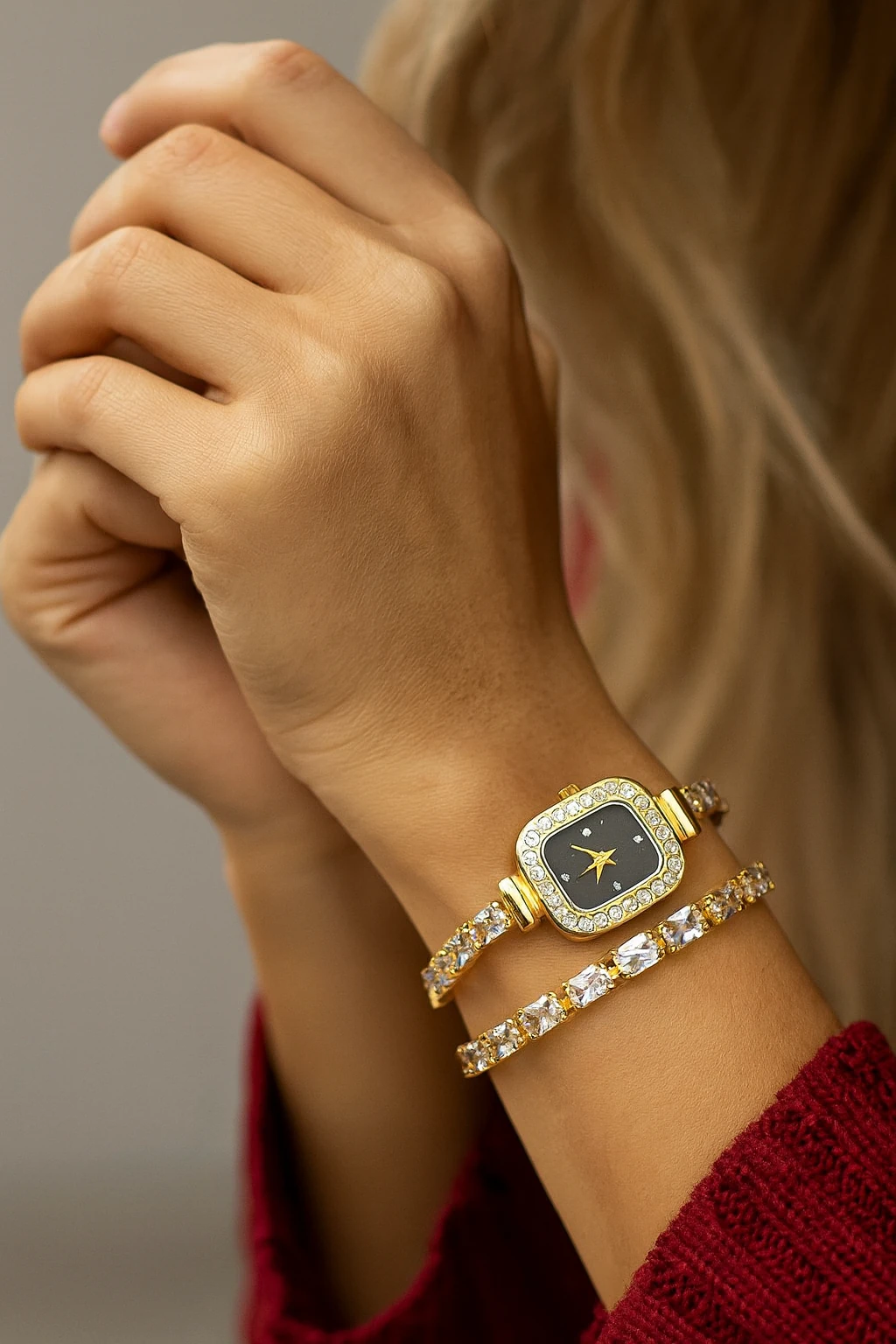 Gold Savaroski Taşlı Dolamalı Bileklikli Saat  image