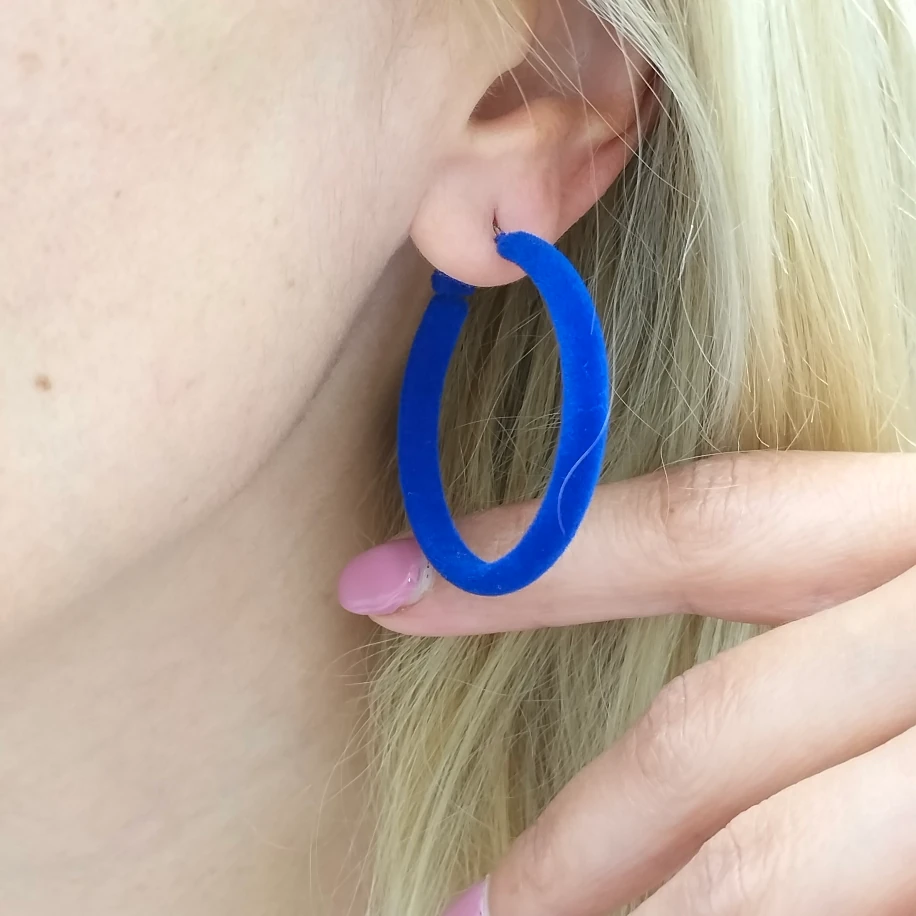 Kadife Halka Küpe image