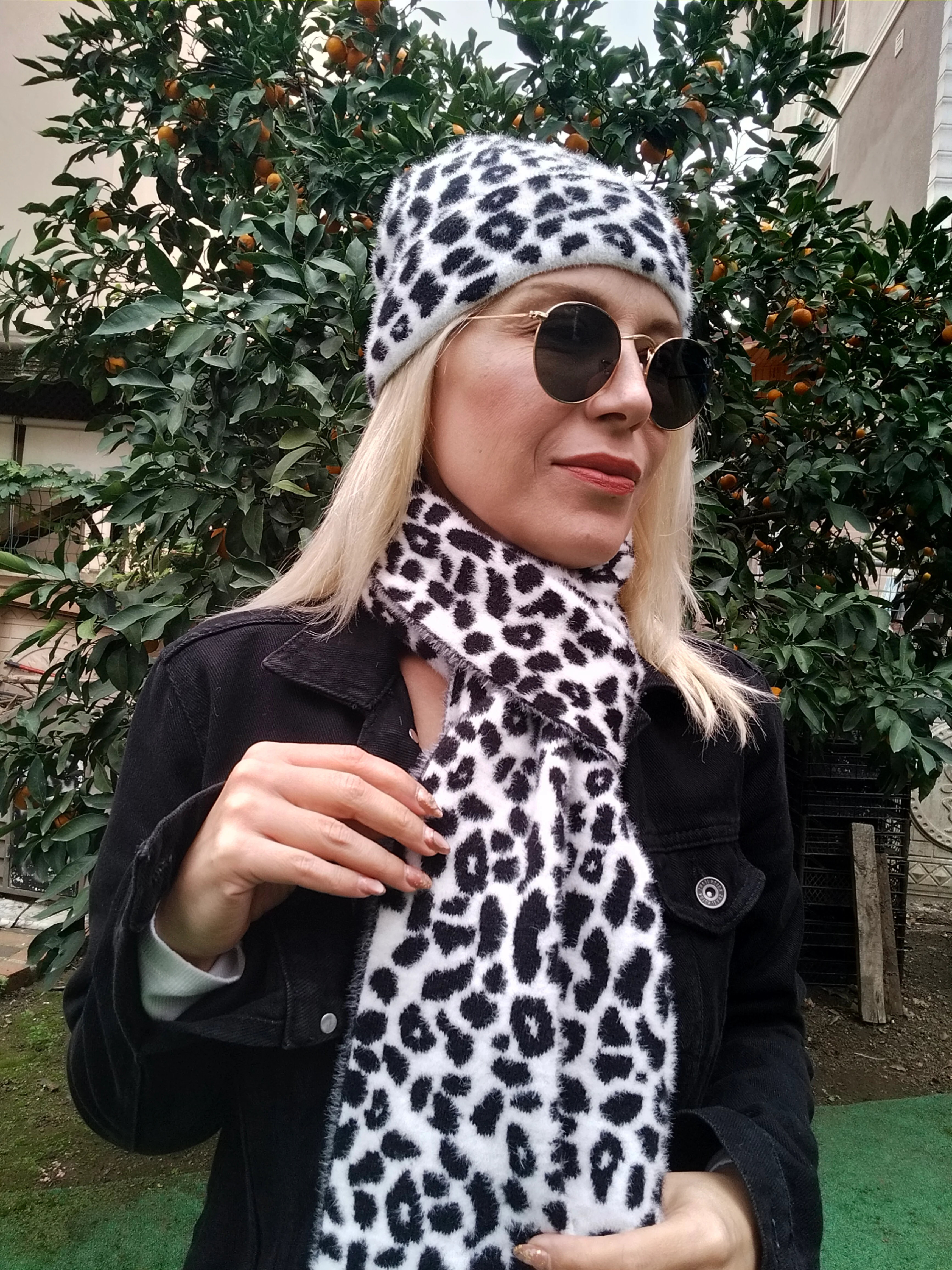 Siyah Beyaz Yumuşak Dokulu Leopar Atkı Bere Takımı 