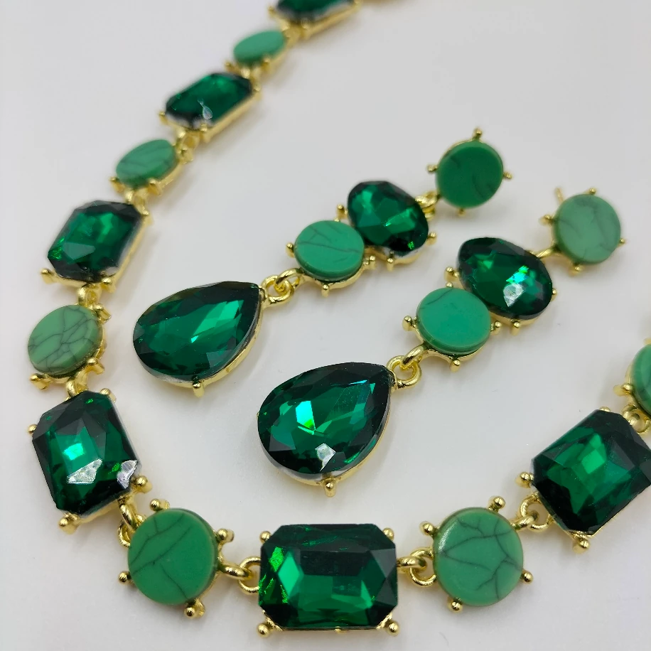 Gold Kristal Taşlı Kolye Küpe Takım image