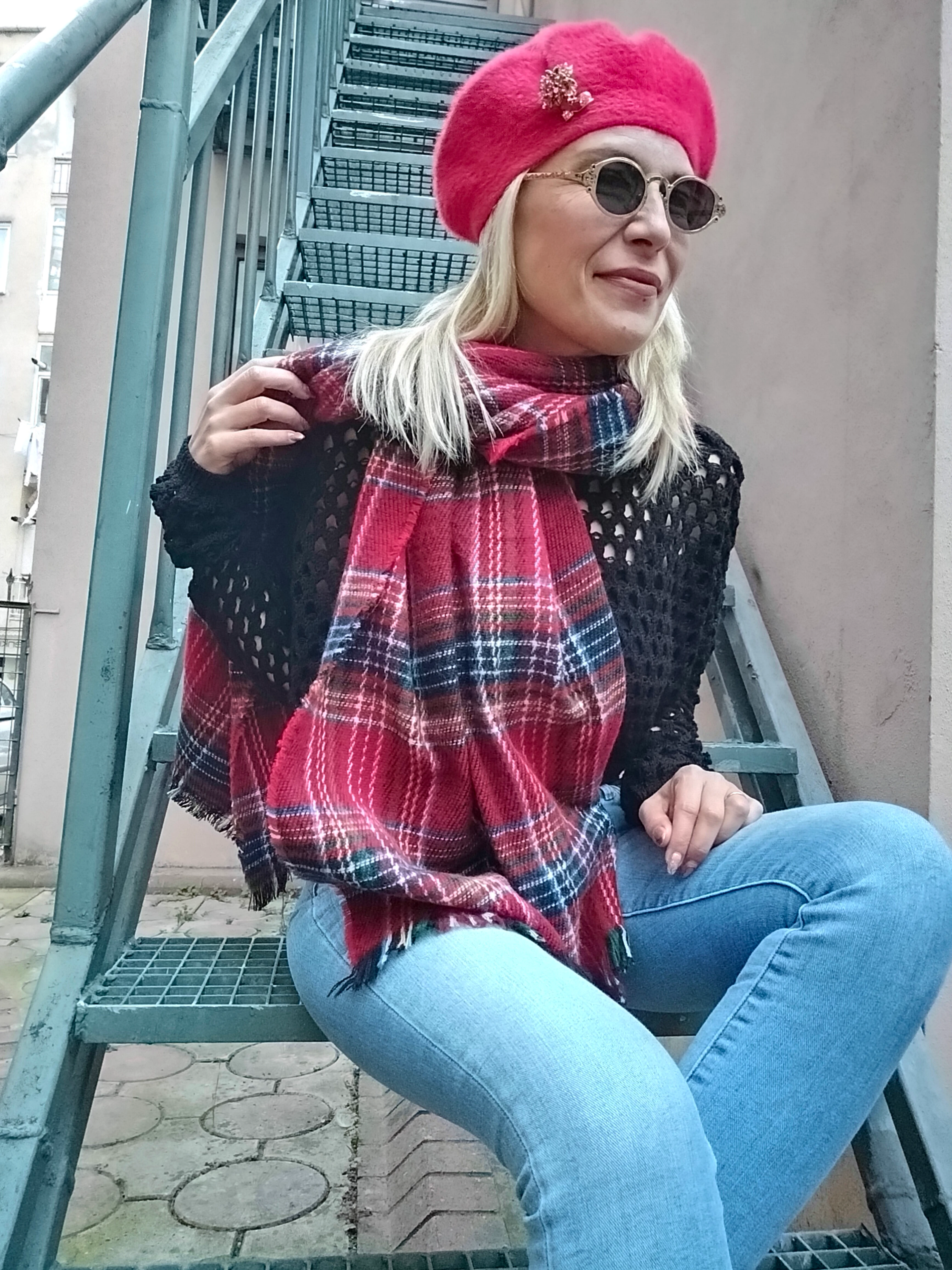 Kırmızı Kareli Yumuşak Dokulu Pofuduk Şal 