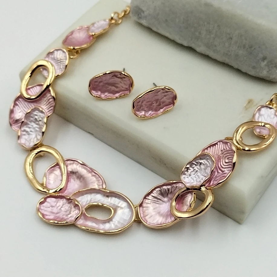 Gold Pembe Gül Kurusu Sedefli Kolye Küpe Takım
