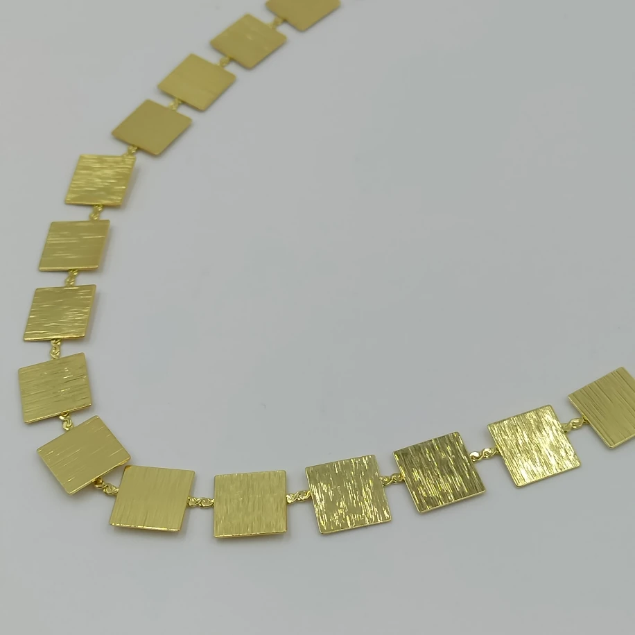Gold Kare Mat Plaka Kolye image