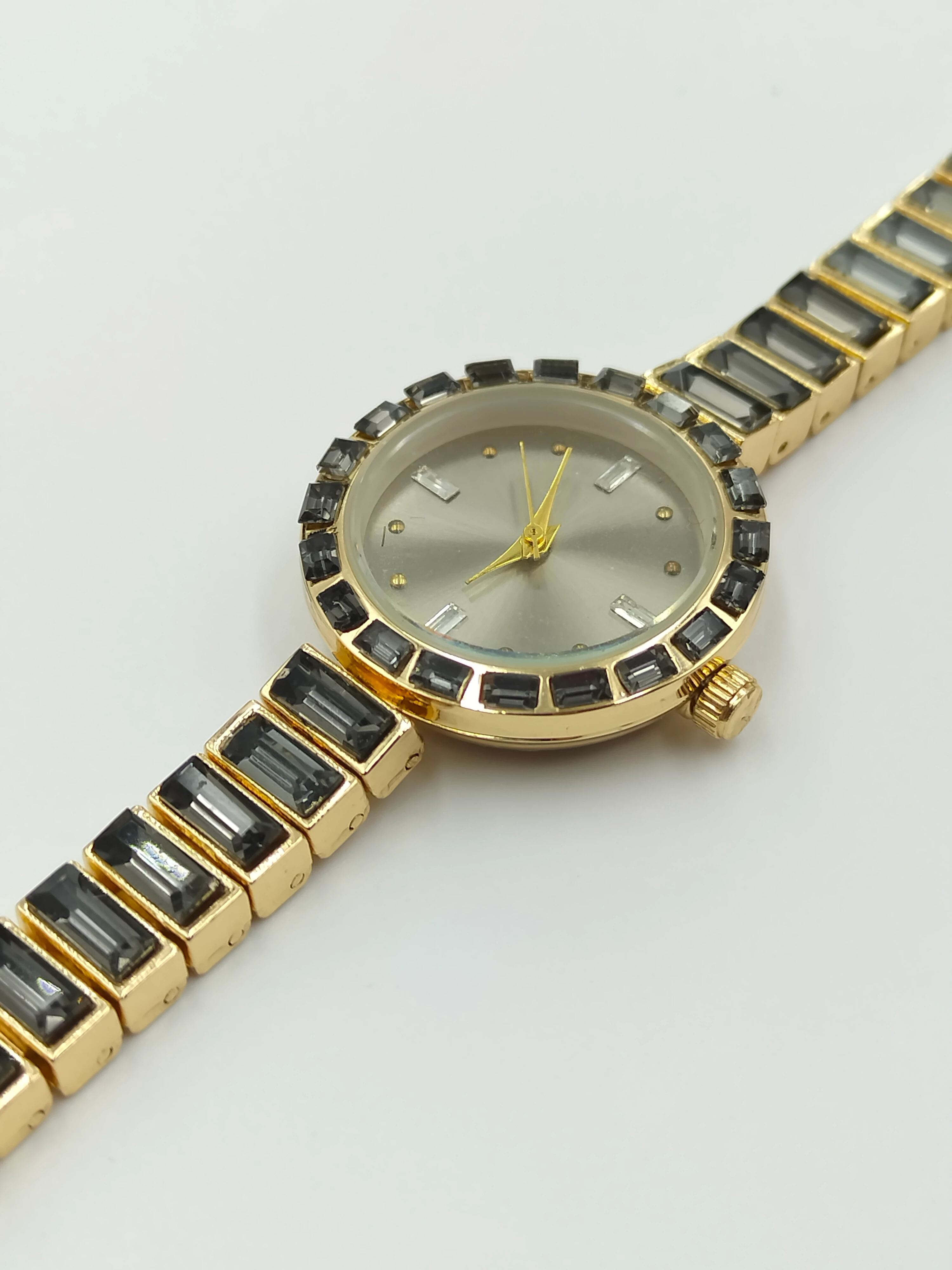 Gold Siyah Savaroski Taşlı Saat 