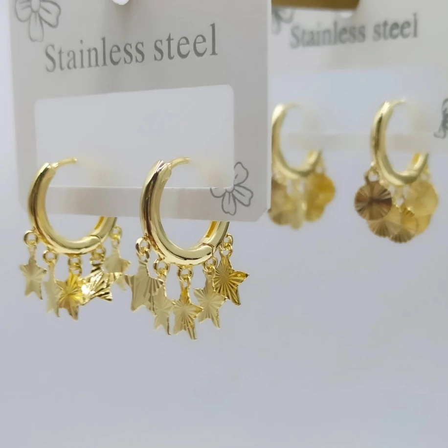 Gold Lazer Kesim Yıldızlı Küpe