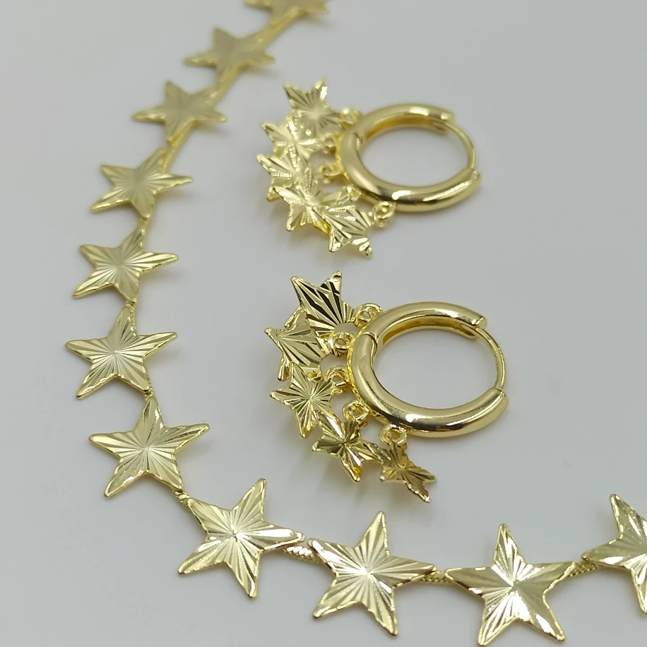 Gold Lazer Kesim Yıldızlı Kolye Küpe Kombin image