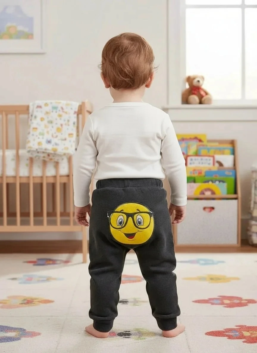 Gülücük Emojili Kapüşonlu Erkek Takımı