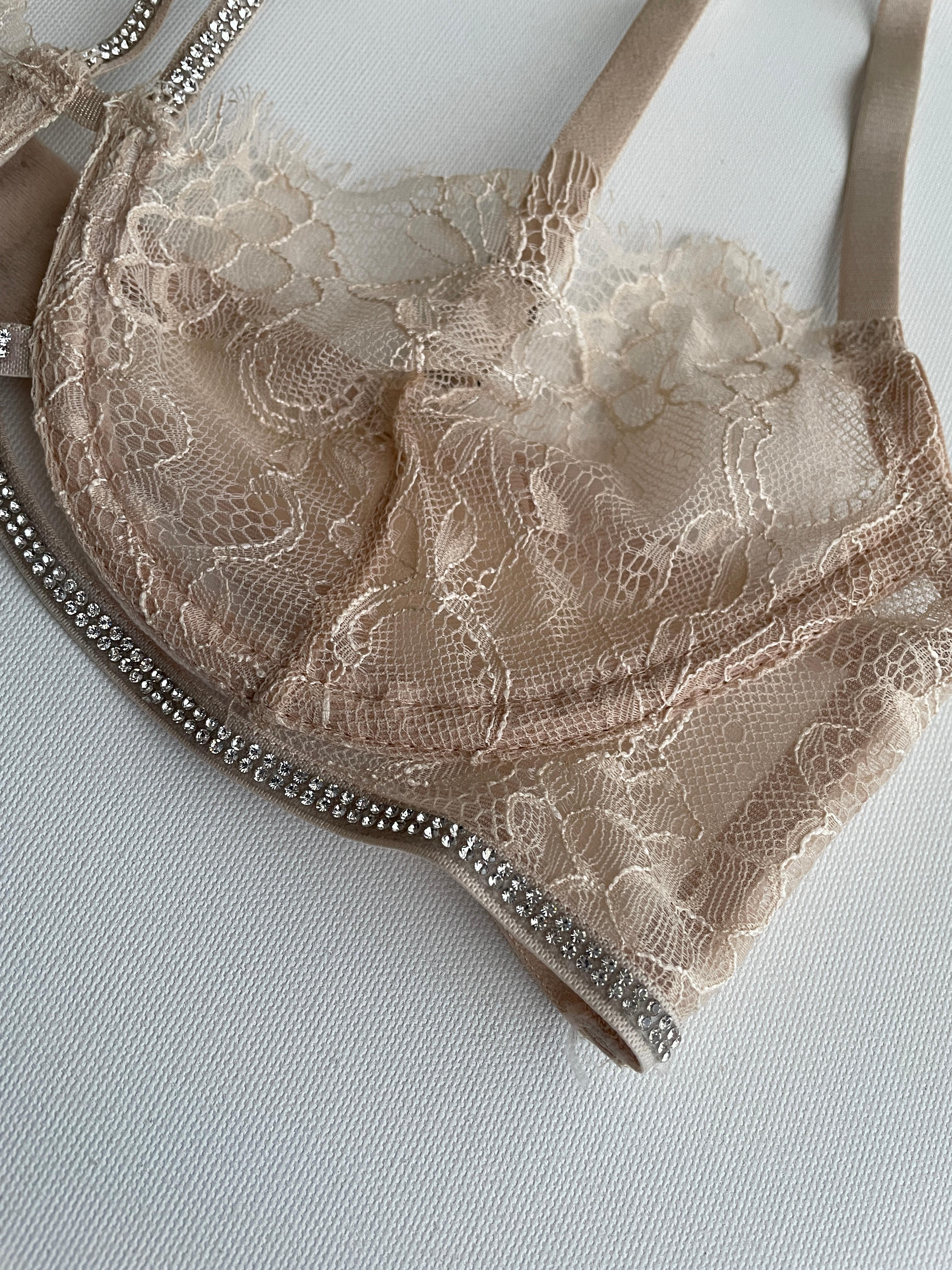 Lucida Taş Strappy Detaylı Ten Rengi Dantel Sütyen Tanga Takım
