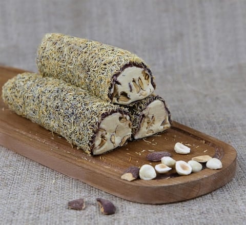 Kadayıf Kaplı Böğürtlen Aromalı Fındık Kreması Dolgulu Bademli  Lokum