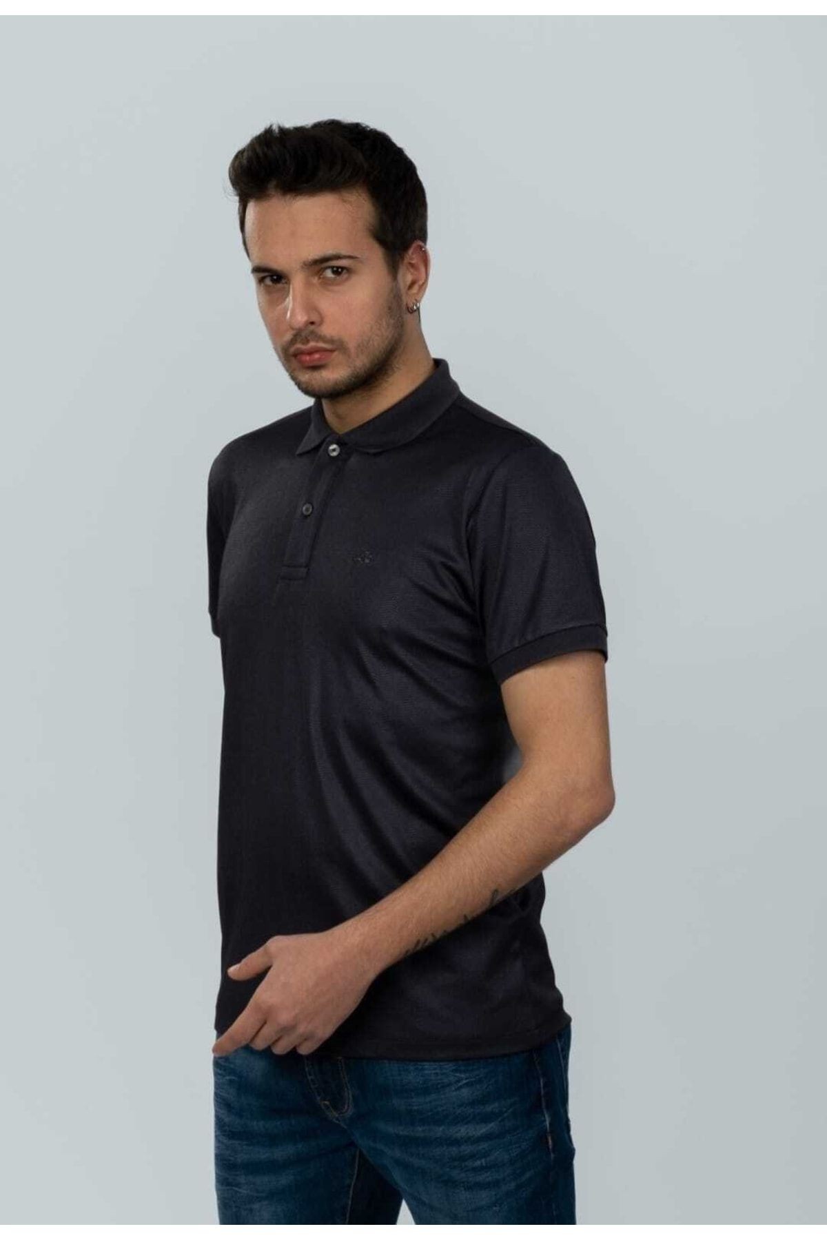 Polo Yaka Siyah Desenli T-shirt