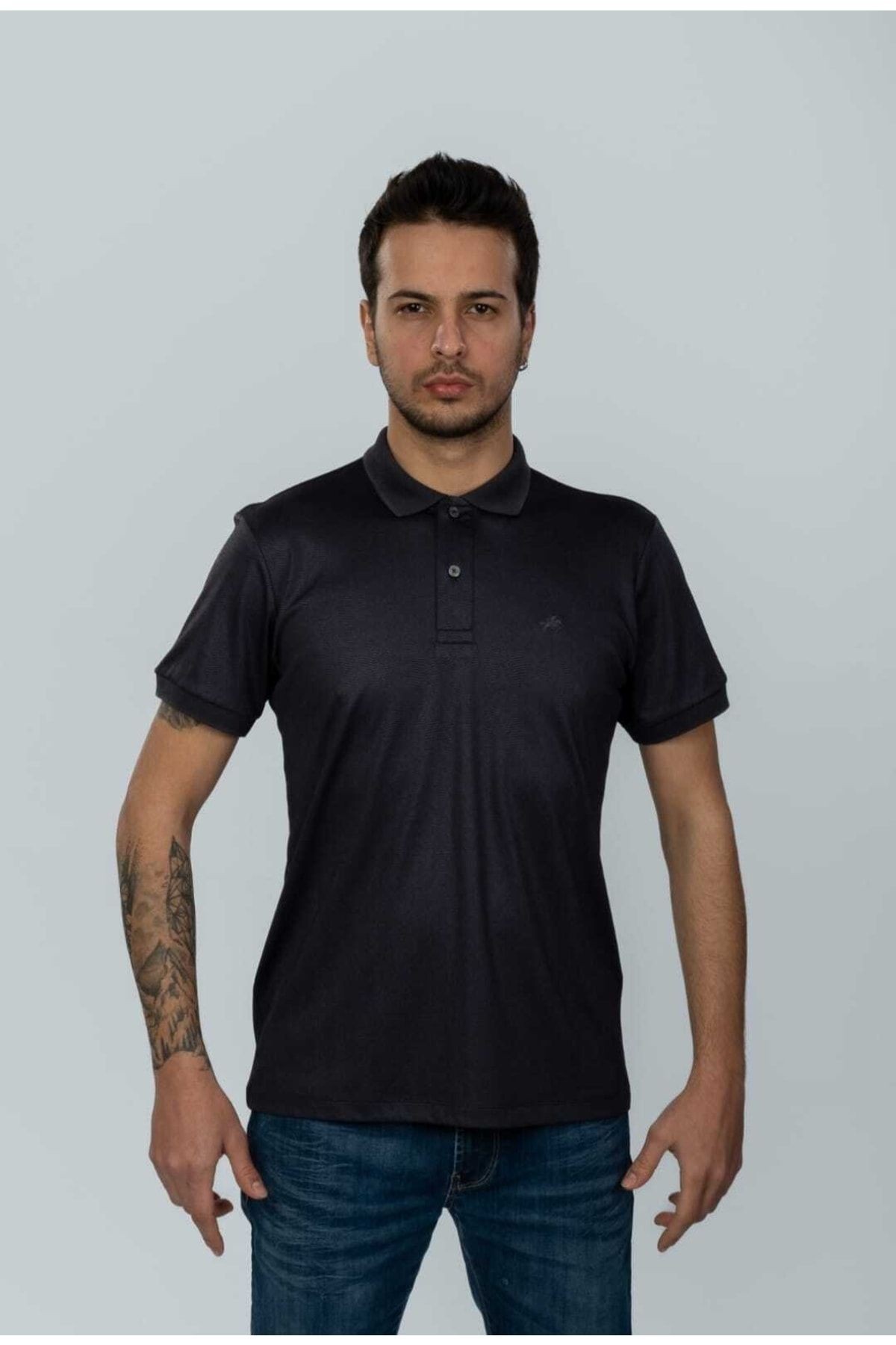 Polo Yaka Siyah Desenli T-shirt