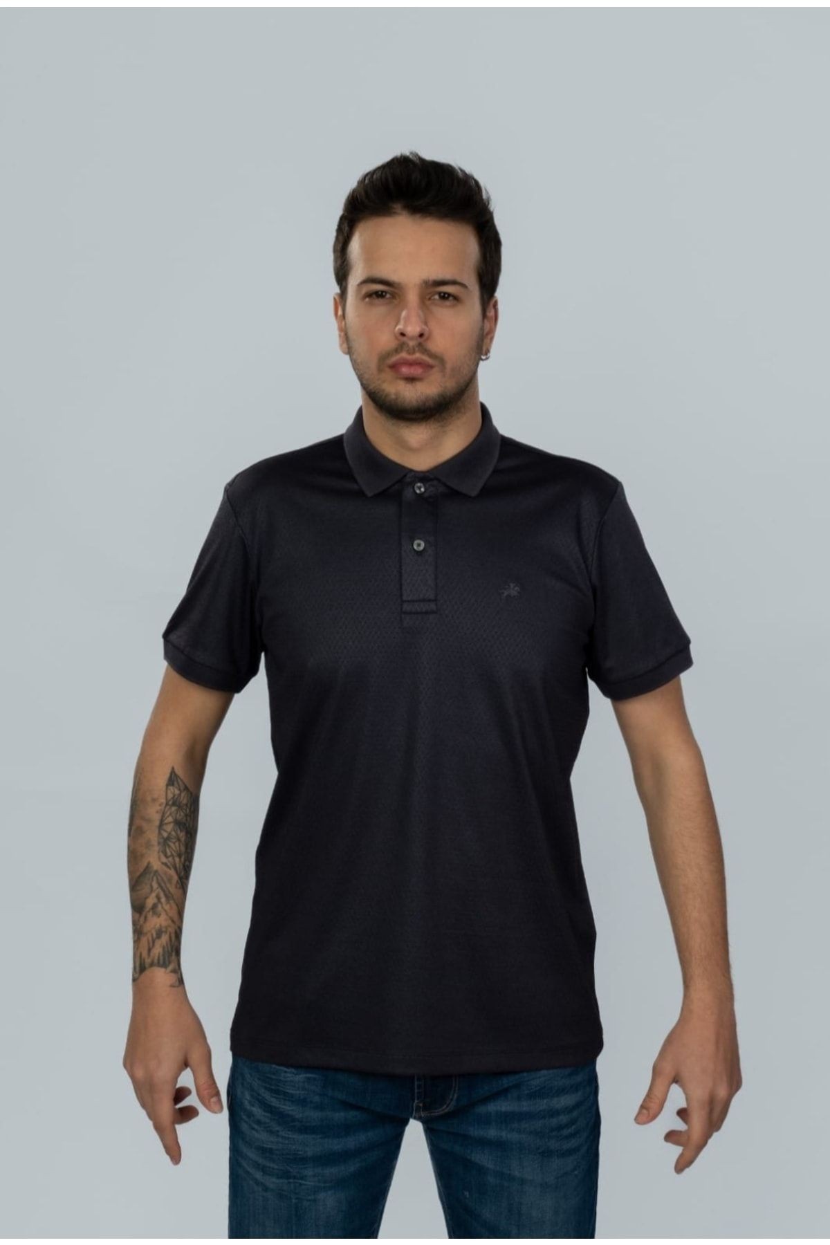 Polo Yaka Siyah Petek Desnli Tshirt