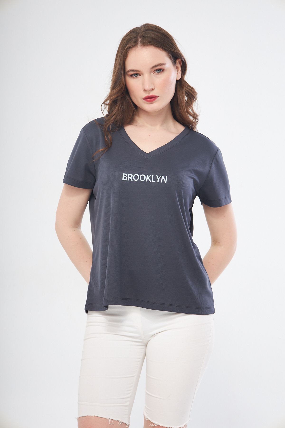 Spor T-shirt  Antrasit Renk V Yaka Brooklyn Baskılı