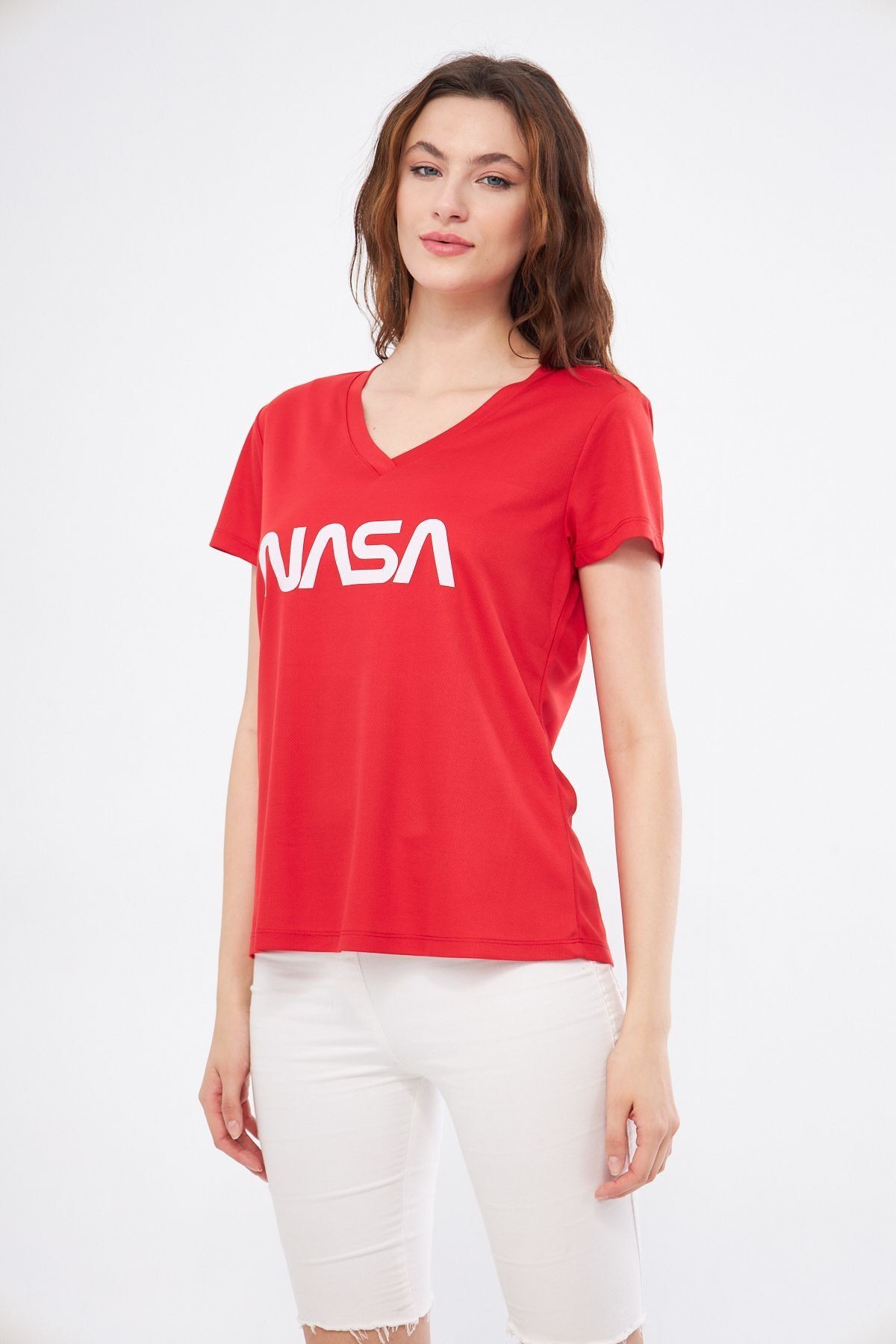 Spor T-shirt  Kırmızı Renk V Yaka Beyaz Nasa Baskılı