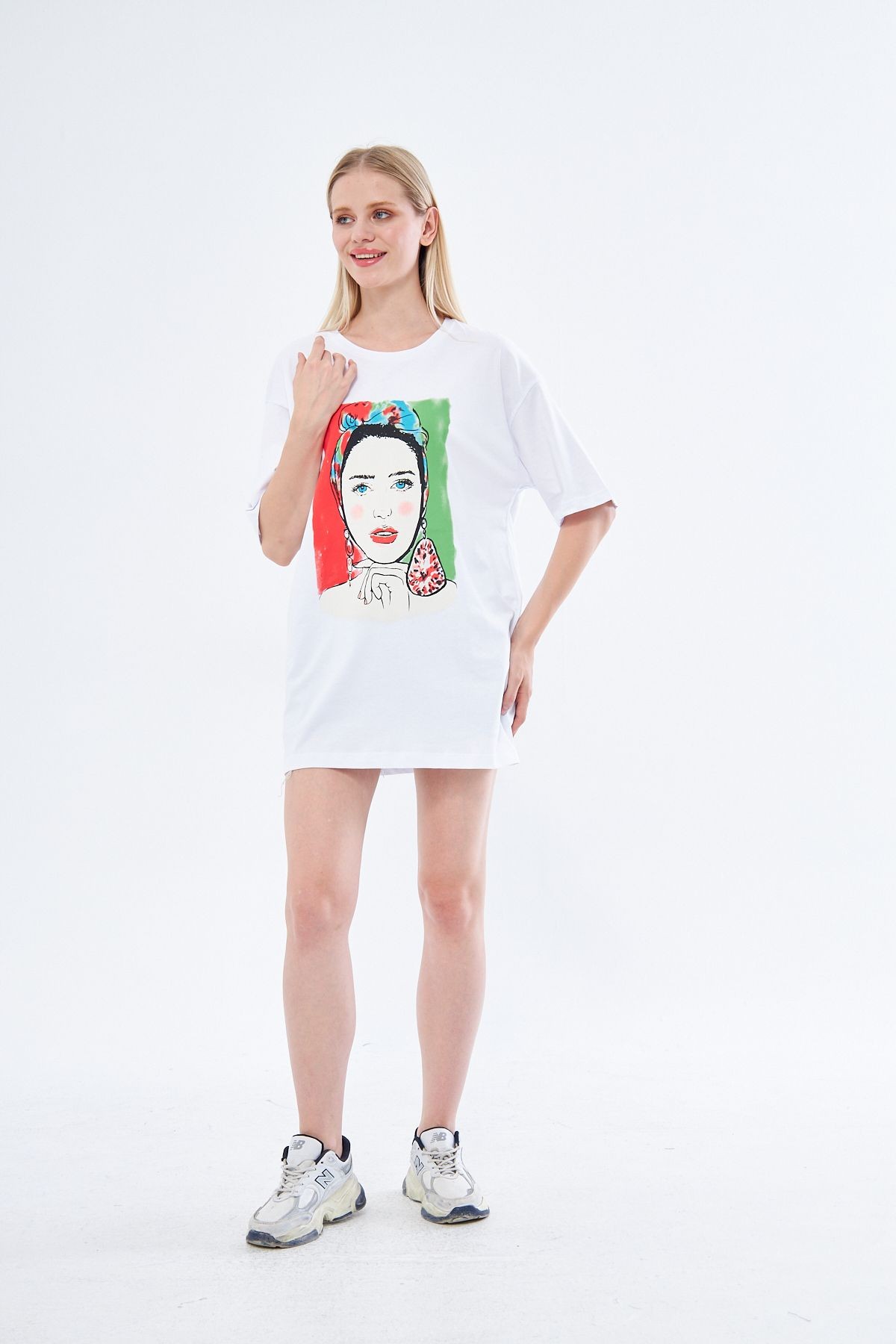 Beyaz Renk Oversize Frida Kahlo Baskılı T-shirt