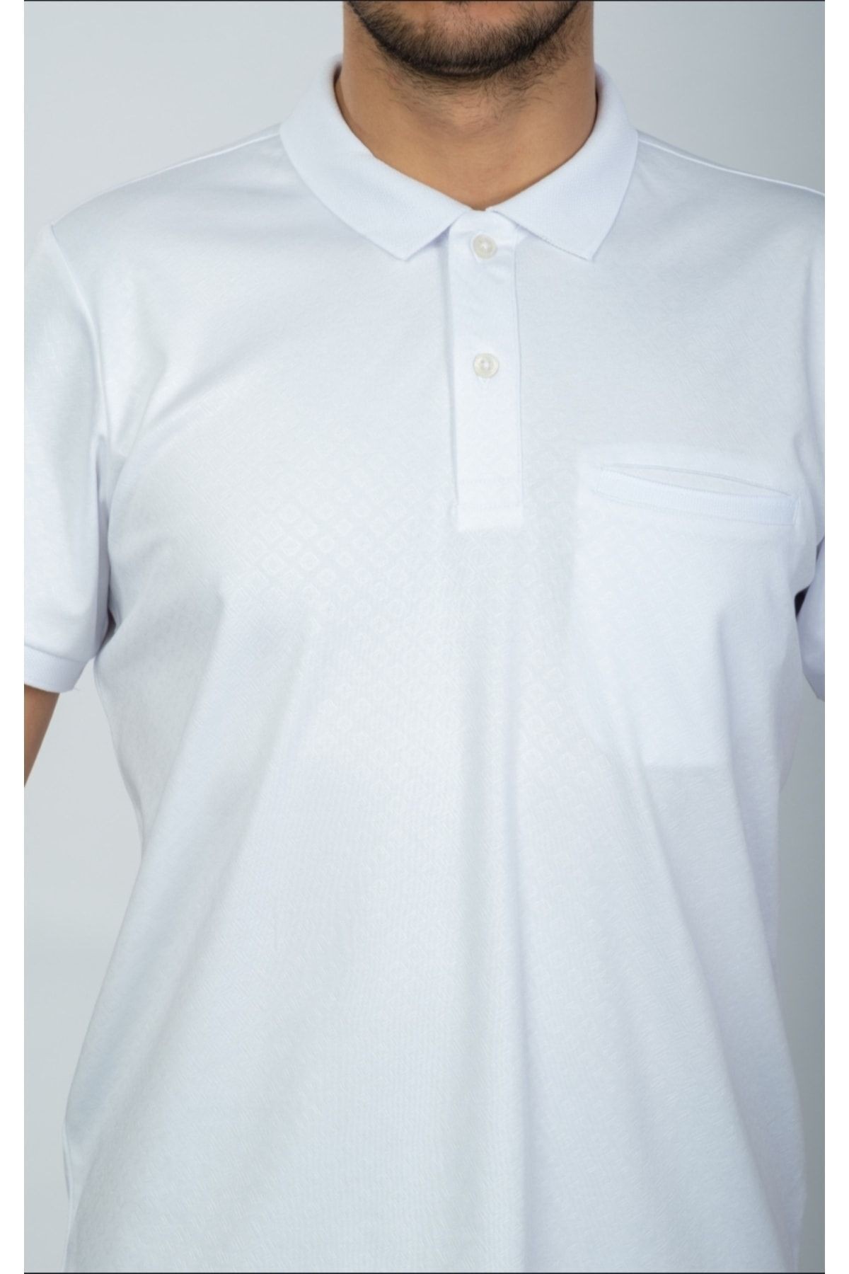 Beyaz Cepli Polo Yaka Desenli T-shirt