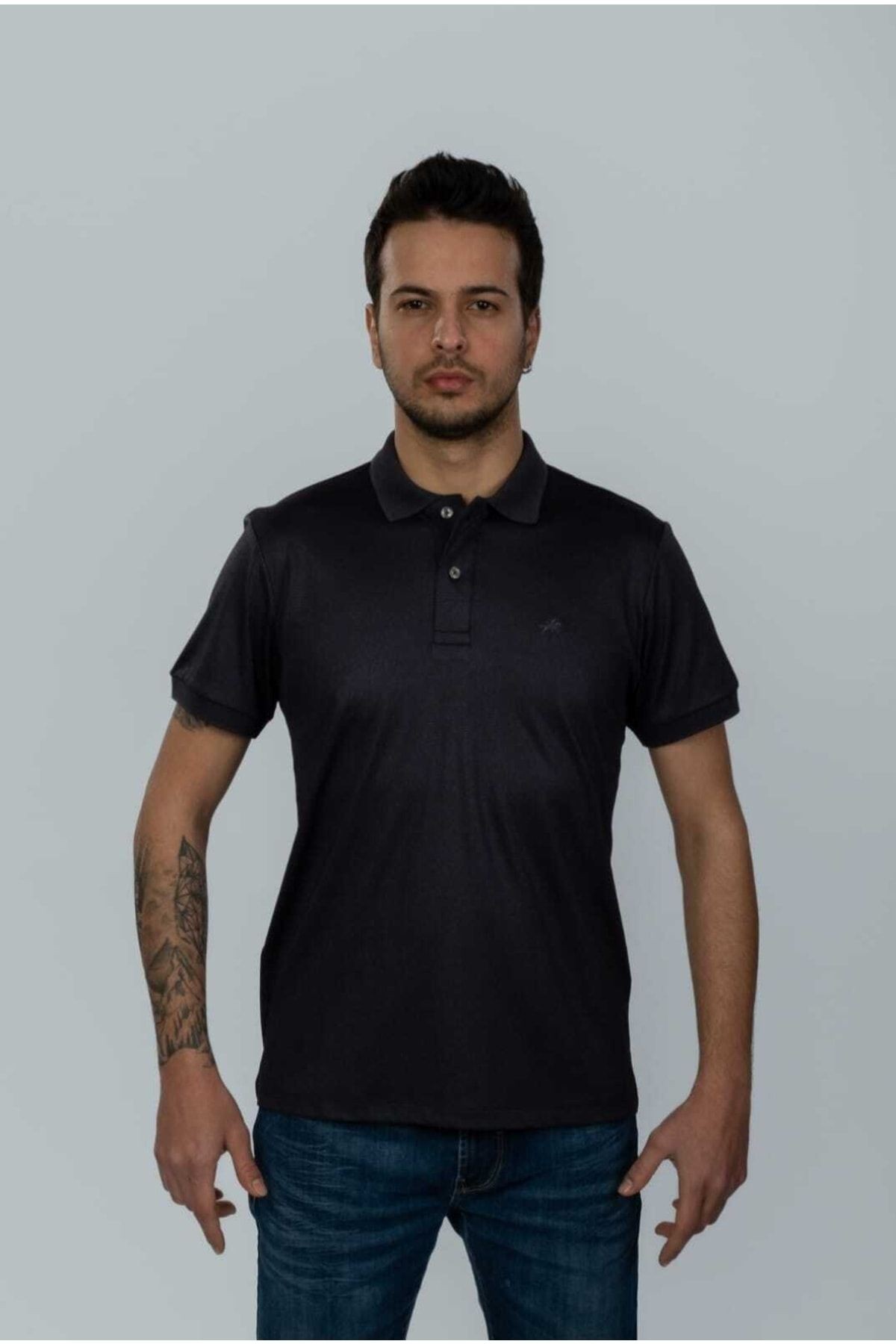 Polo Yaka Siyah Desenli T-shirt