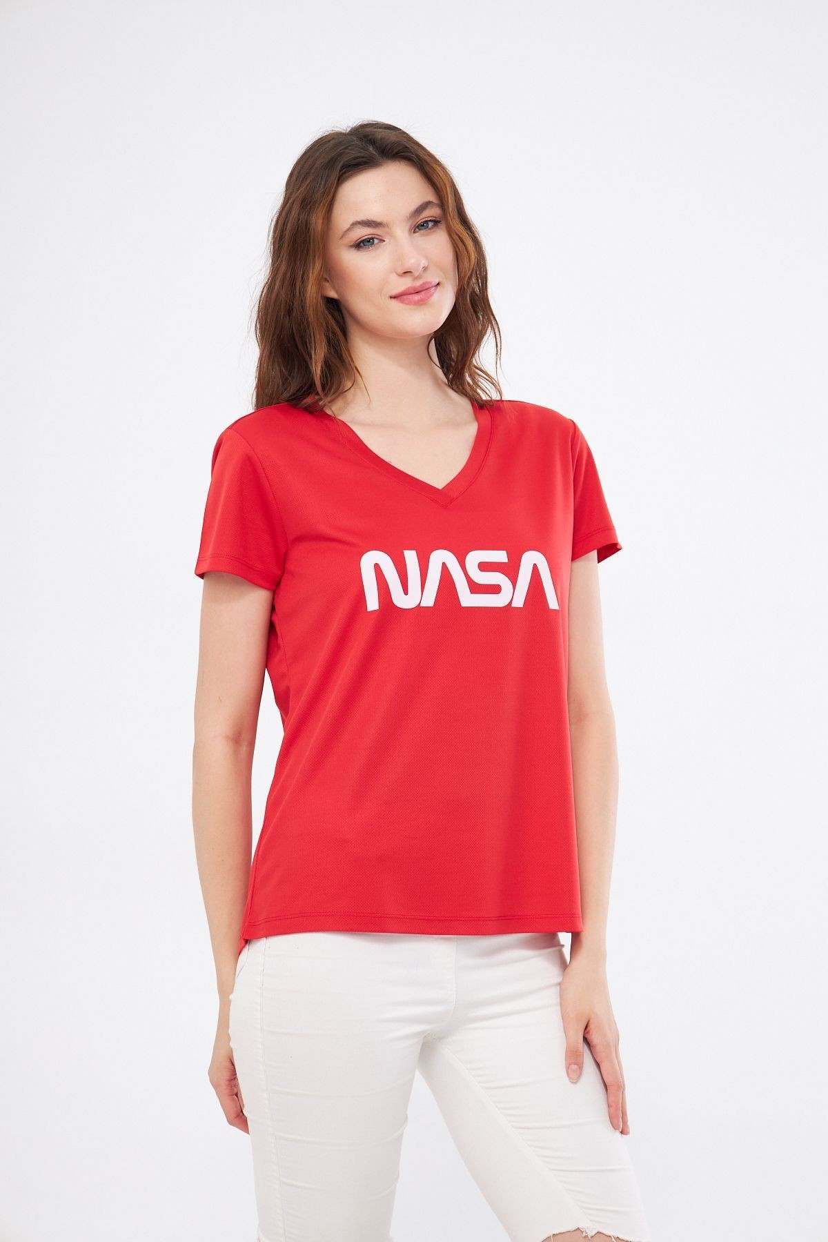 Spor T-shirt  Kırmızı Renk V Yaka Beyaz Nasa Baskılı