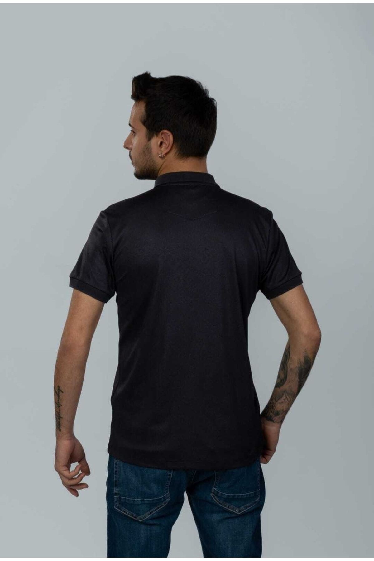 Polo Yaka Siyah Desenli T-shirt