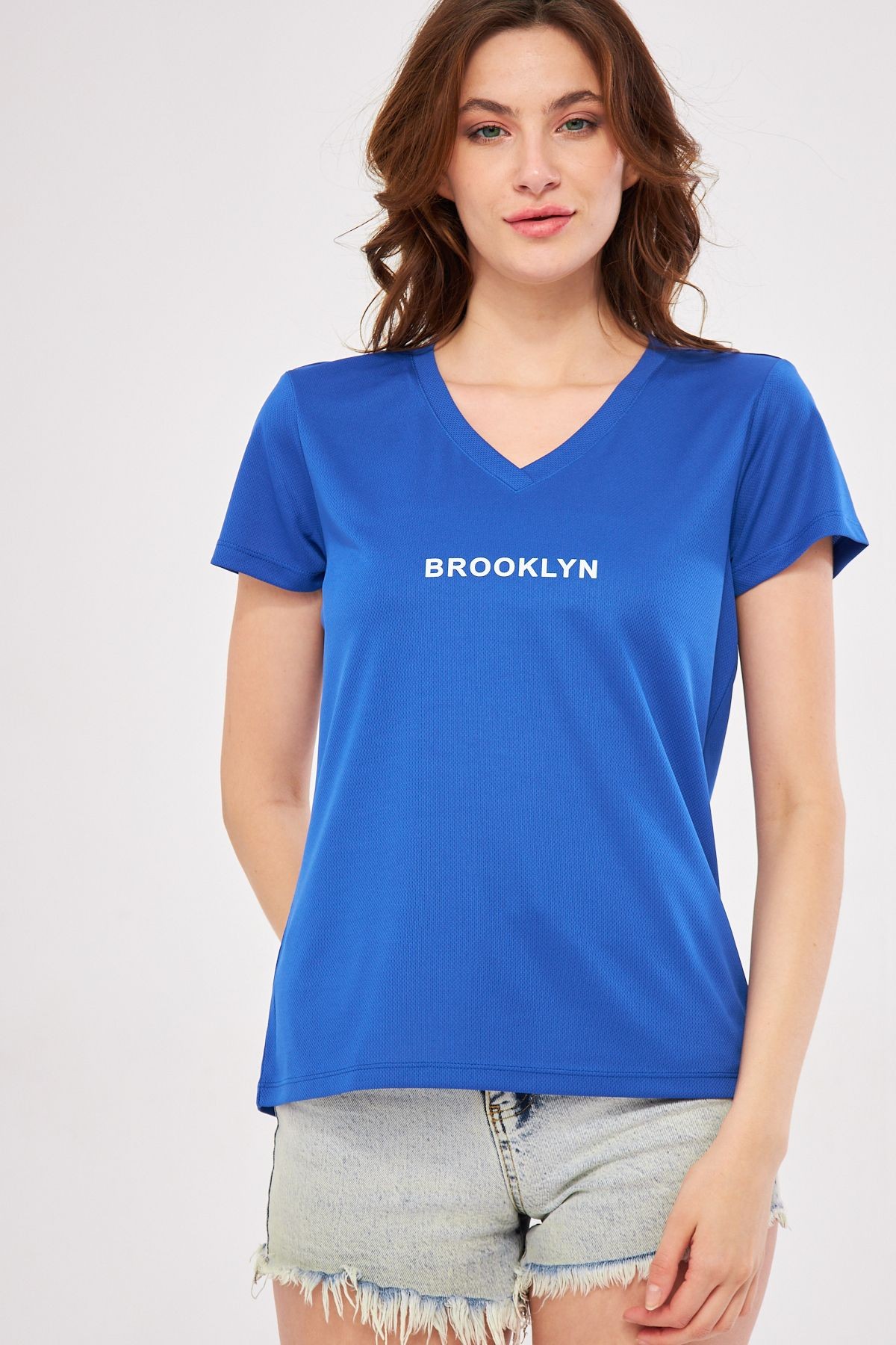 Spor T-shirt Saks Mavisi Fuşya Renk Brooklyn Baskılı V Yaka