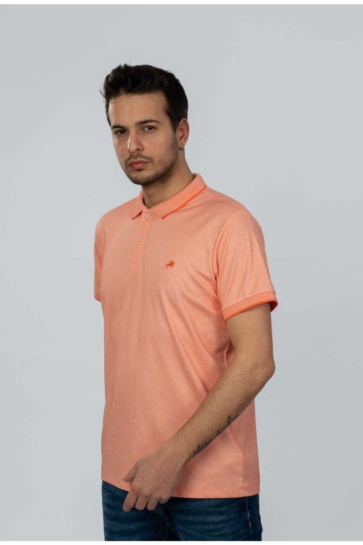 Polo Yaka Somon Renk Desenli T-shirt