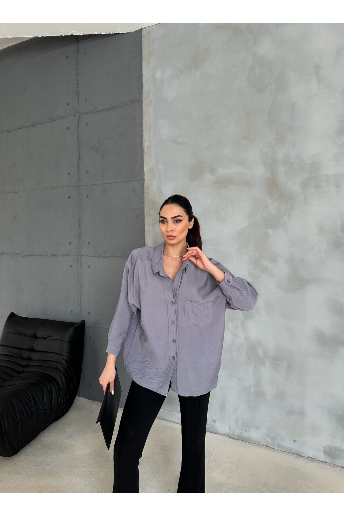 Kadın Gri Cepli Oversize Dokulu Salaş Keten Gömlek