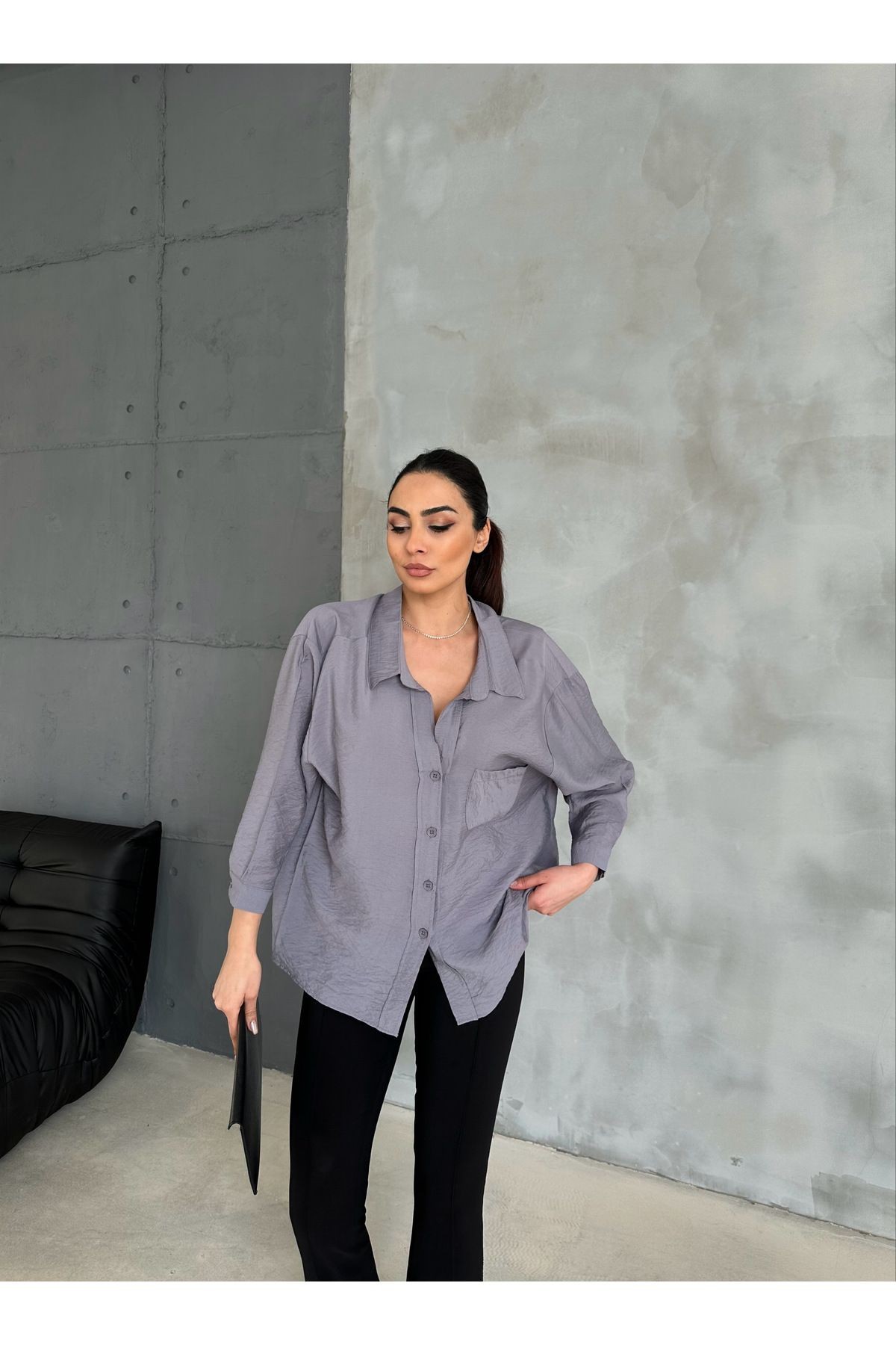Kadın Gri Cepli Oversize Dokulu Salaş Keten Gömlek