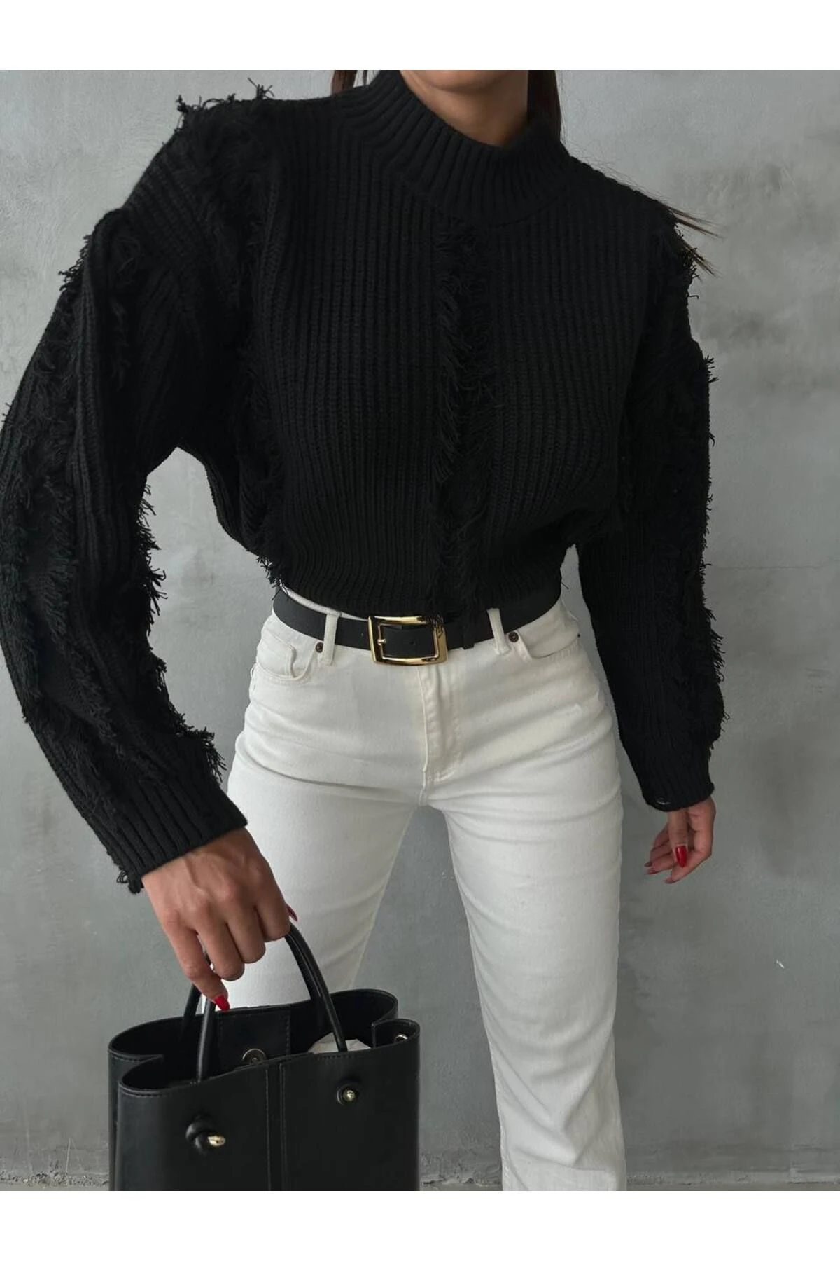 Kadın Yırtık Detaylı Yarım Boğazlı Oversize Triko Kazak