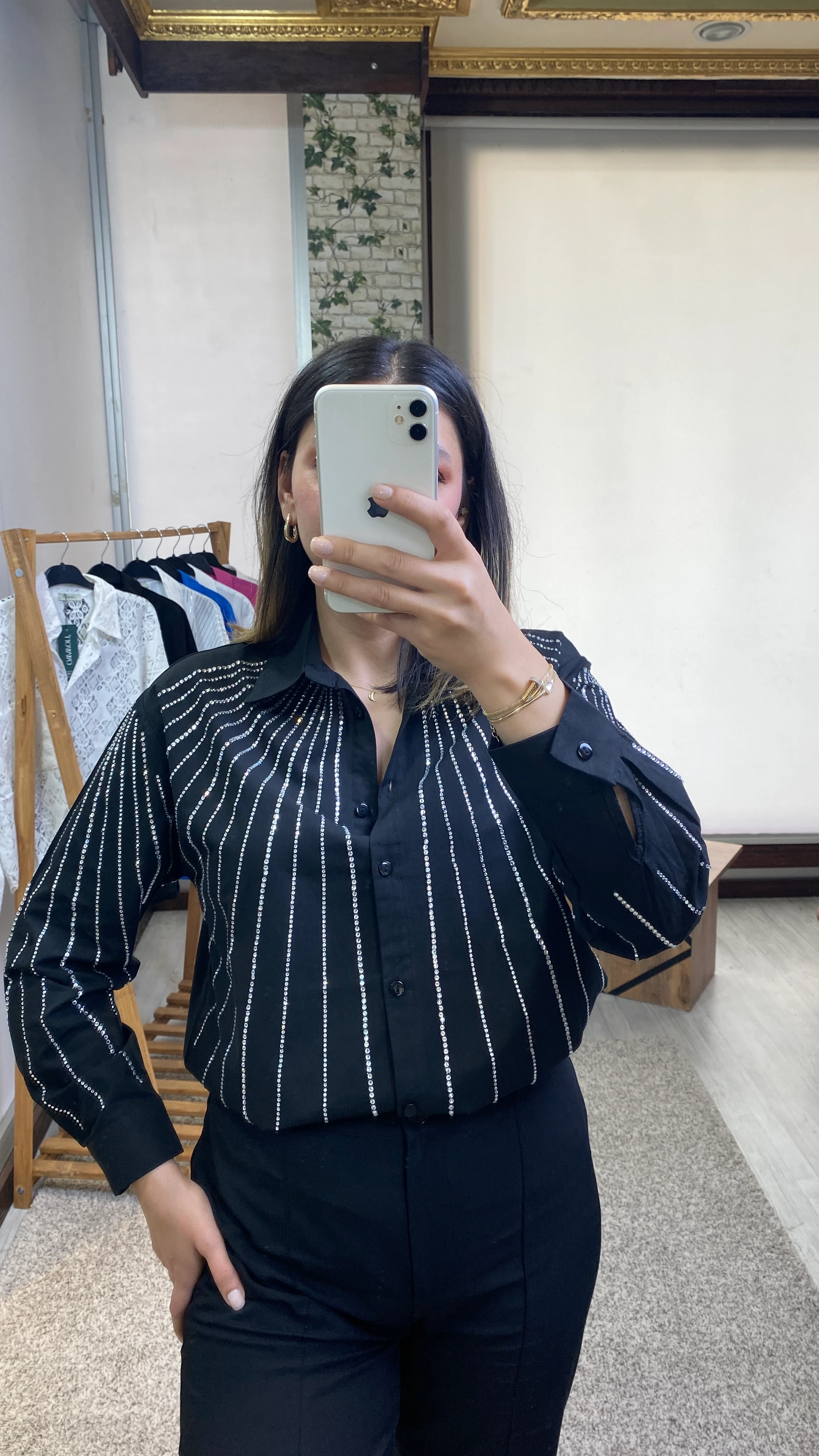 Kadın Siyah Taşlı Gömlek