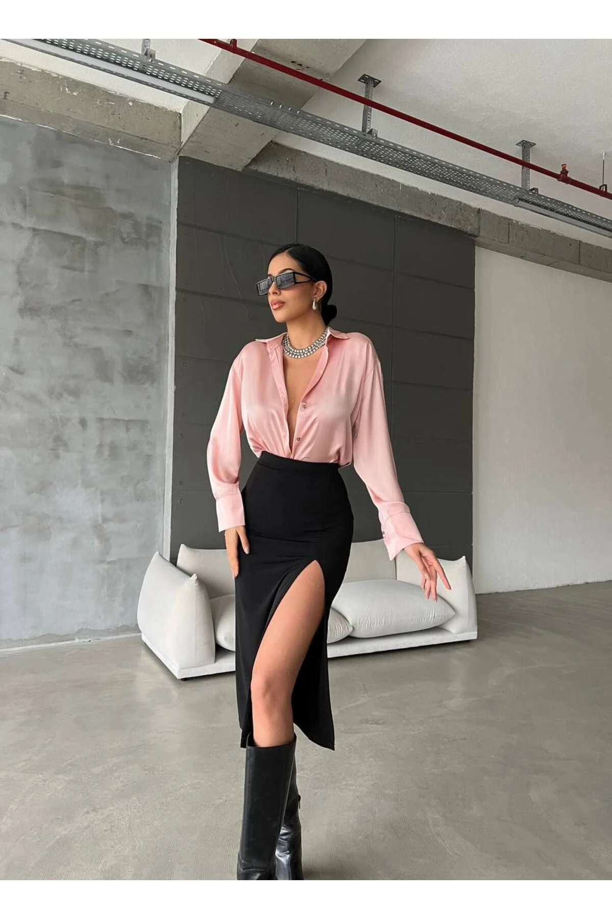 Kadın Bej Hafif Dökümlü Basic Saten Yüzeyli Gömlek