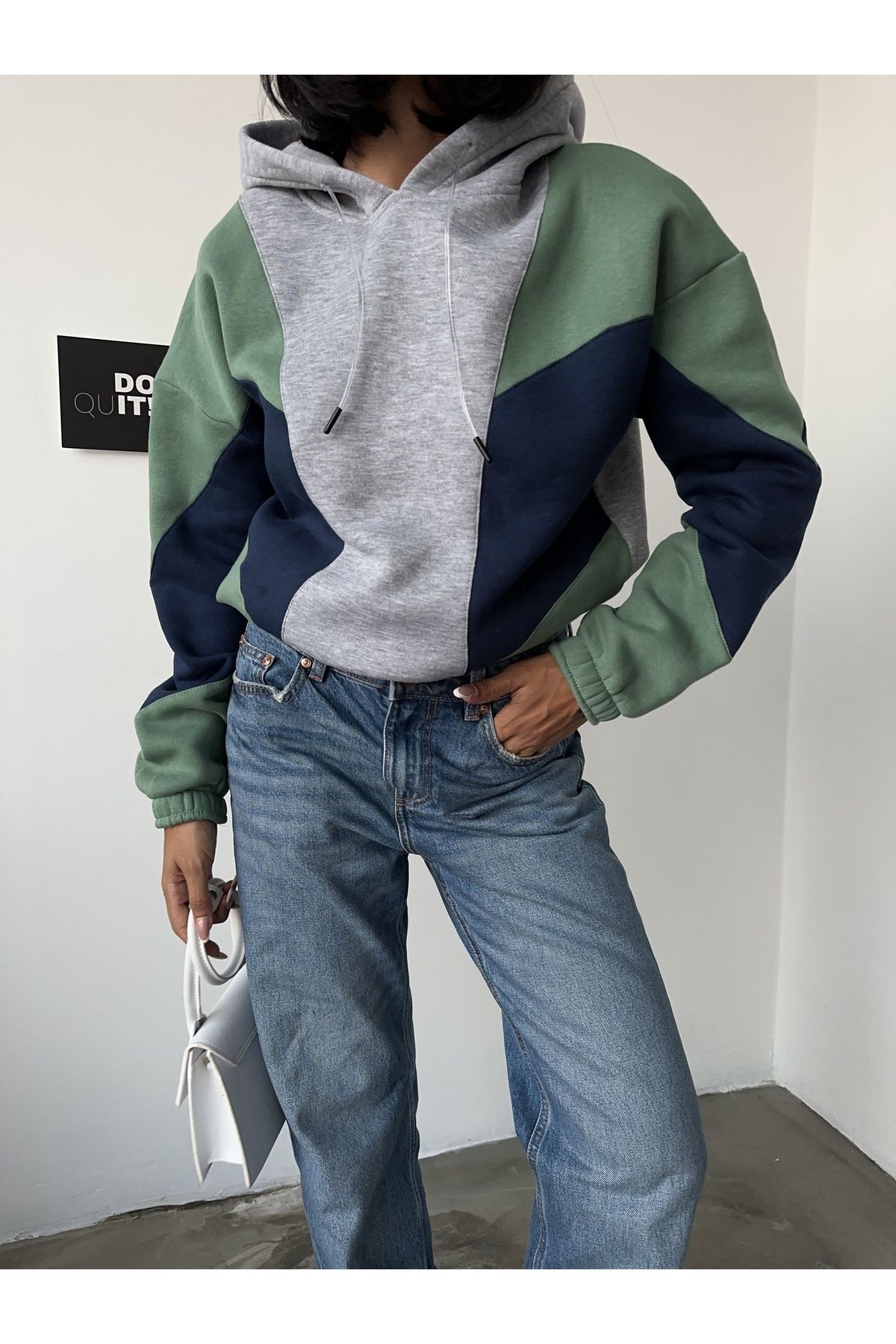 Kadın Üç Renk Garnili Bej Kapüşonlu Sweatshirt