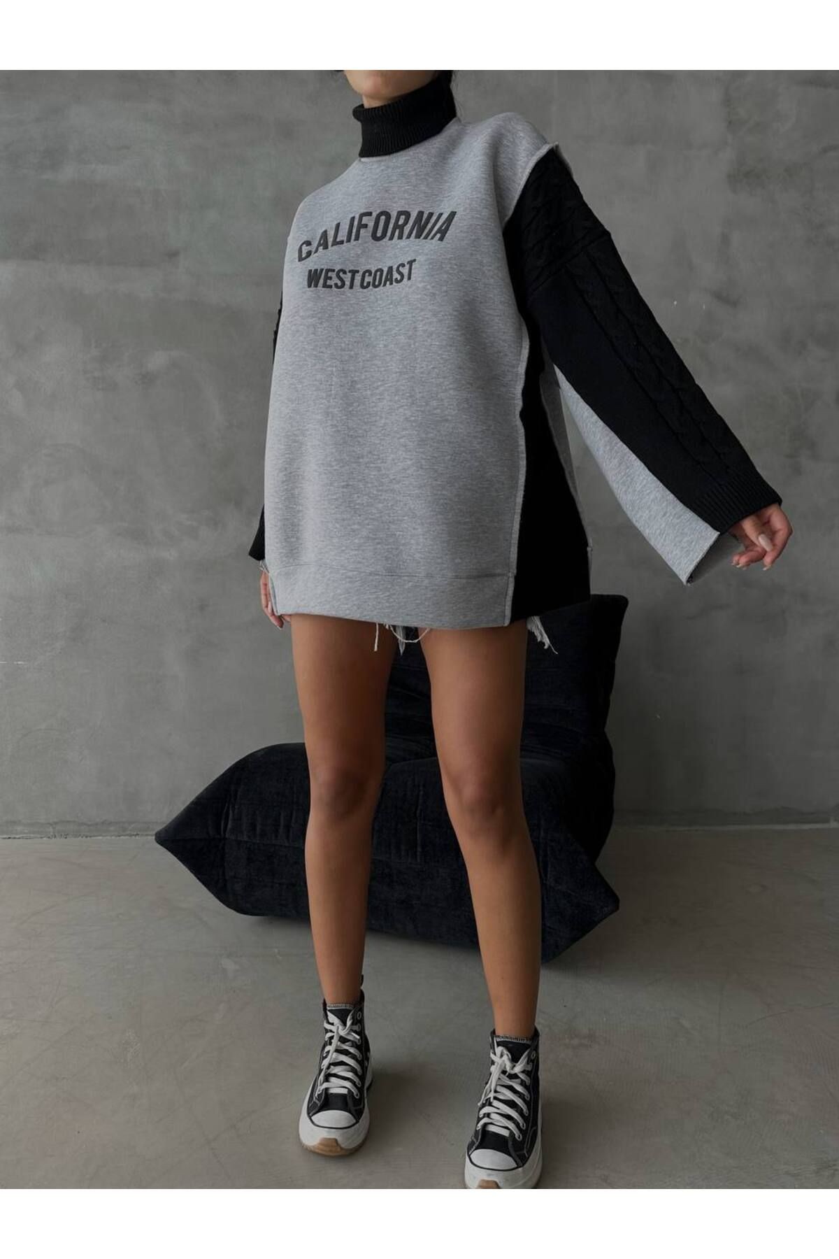 Kadın California Baskılı Yandan ve Koldan Ekru Kazak Detaylı Oversize Gri Sweatshirt