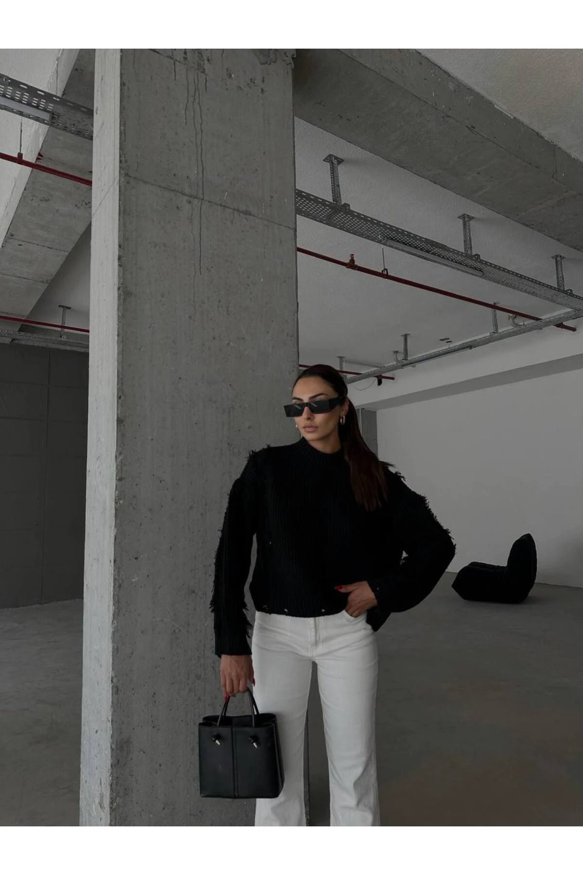 Kadın Yırtık Detaylı Yarım Boğazlı Oversize Triko Kazak