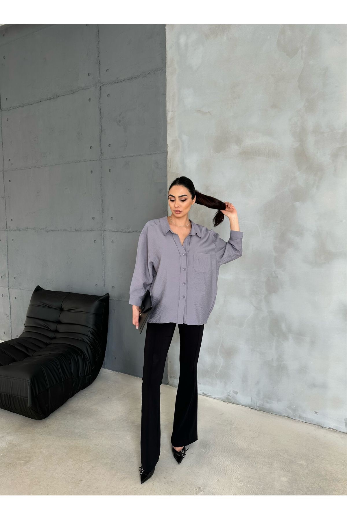 Kadın Gri Cepli Oversize Dokulu Salaş Keten Gömlek