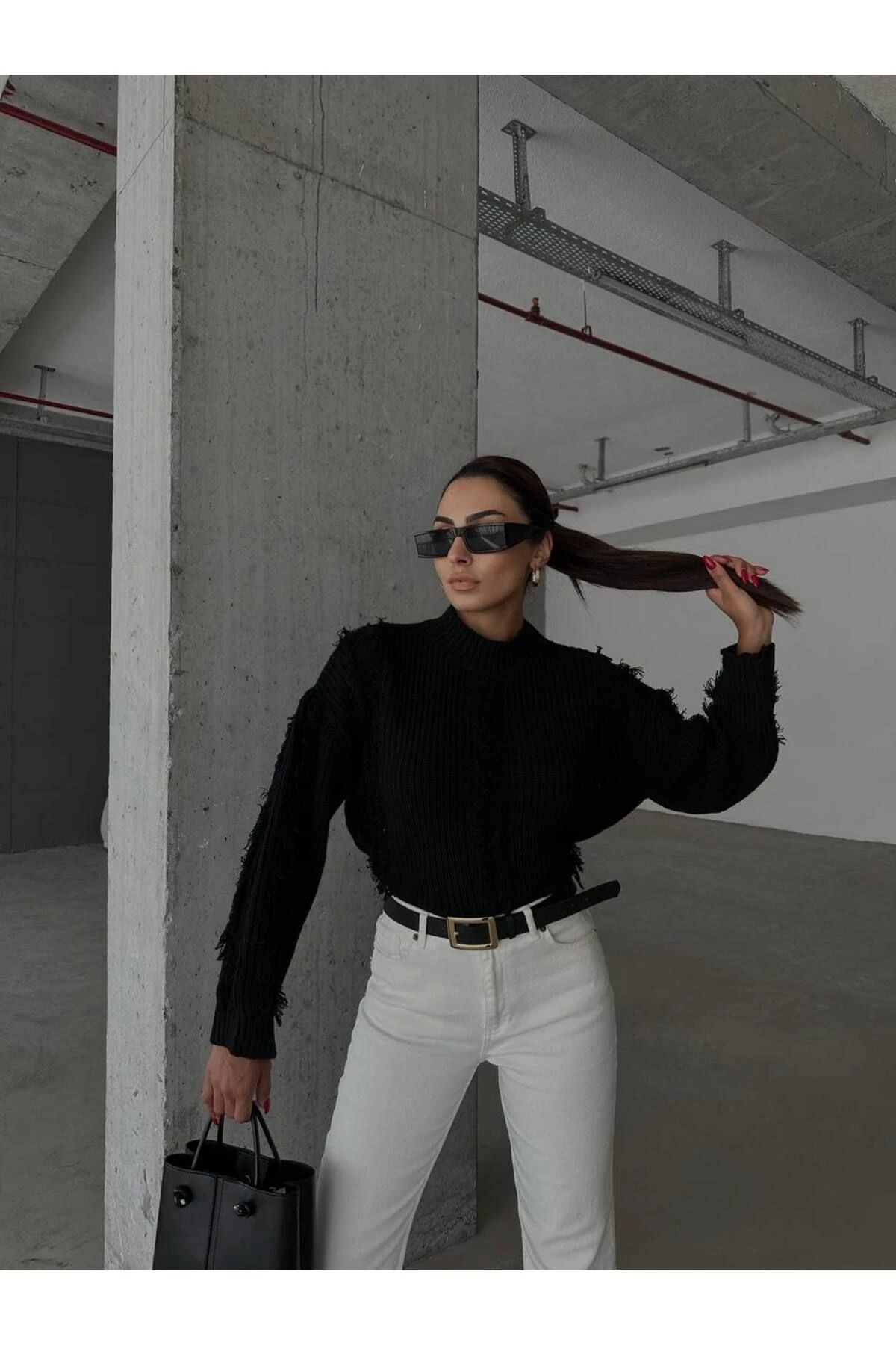 Kadın Yırtık Detaylı Yarım Boğazlı Oversize Triko Kazak