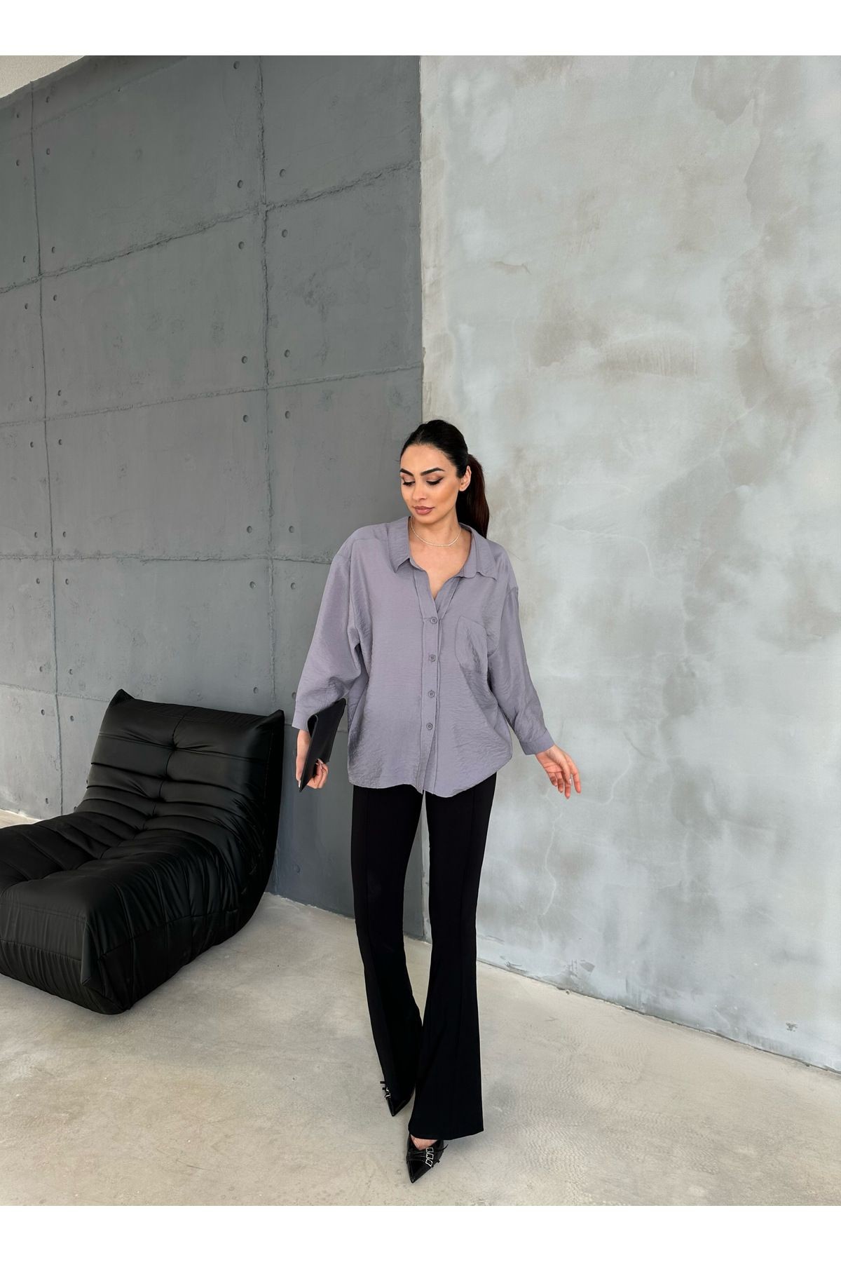 Kadın Gri Cepli Oversize Dokulu Salaş Keten Gömlek