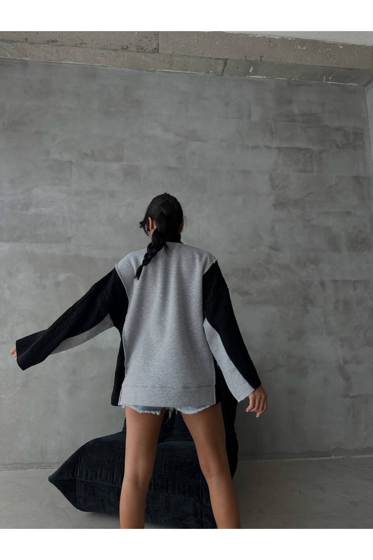 Kadın California Baskılı Yandan ve Koldan Ekru Kazak Detaylı Oversize Gri Sweatshirt