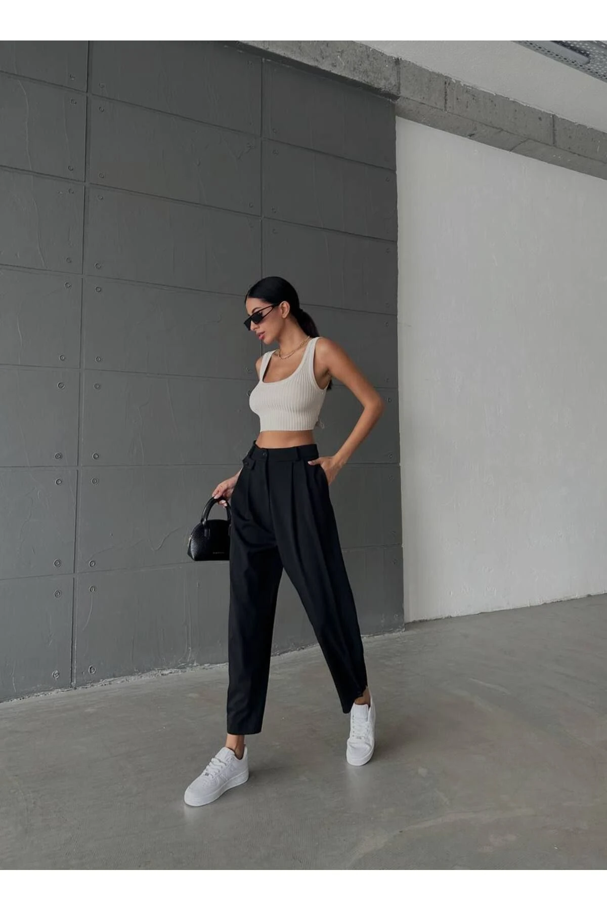 Kadın Gri Yüksek Bel Balon Model Paçası Düğme Detaylı Pantolon